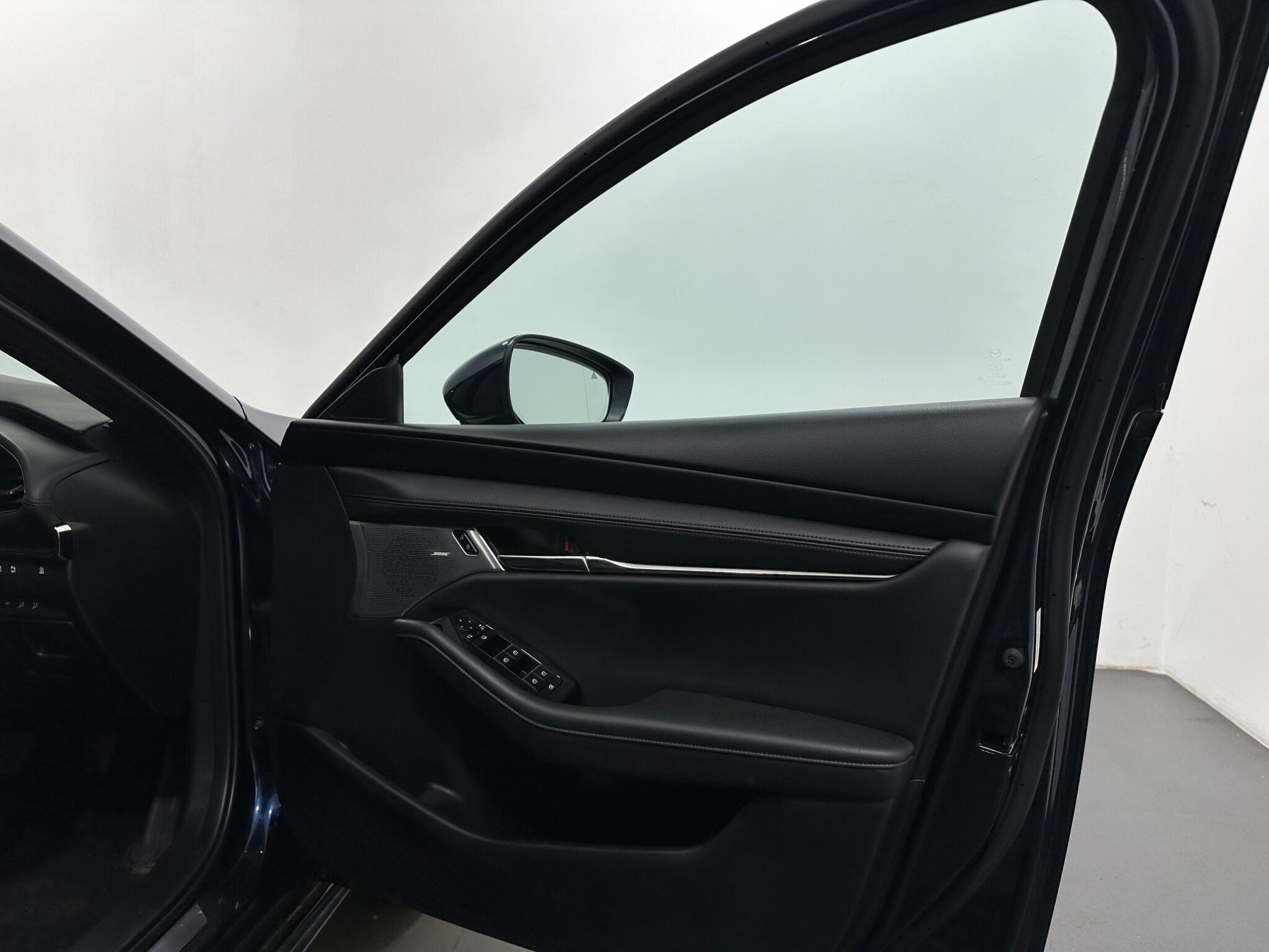 Mazda Mazda3 view 33