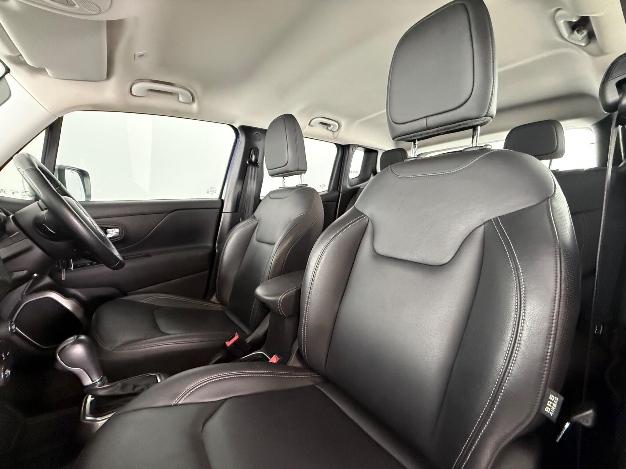 Jeep Renegade view 31