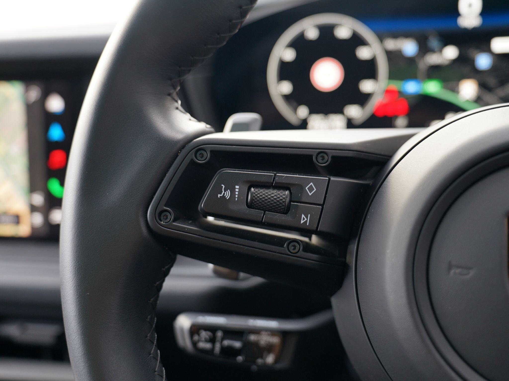 Porsche Cayenne view 81