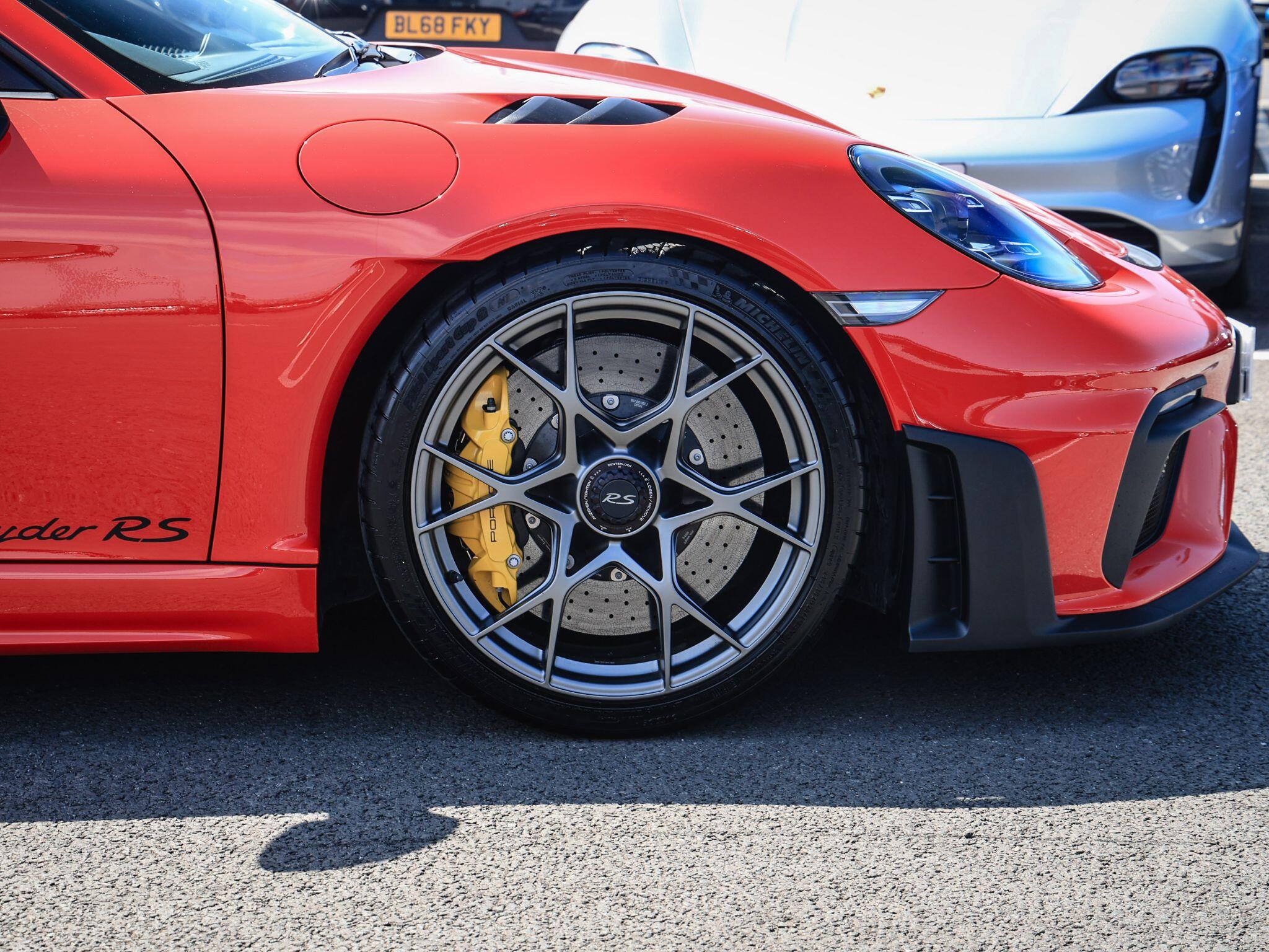Porsche 718 Spyder view 42
