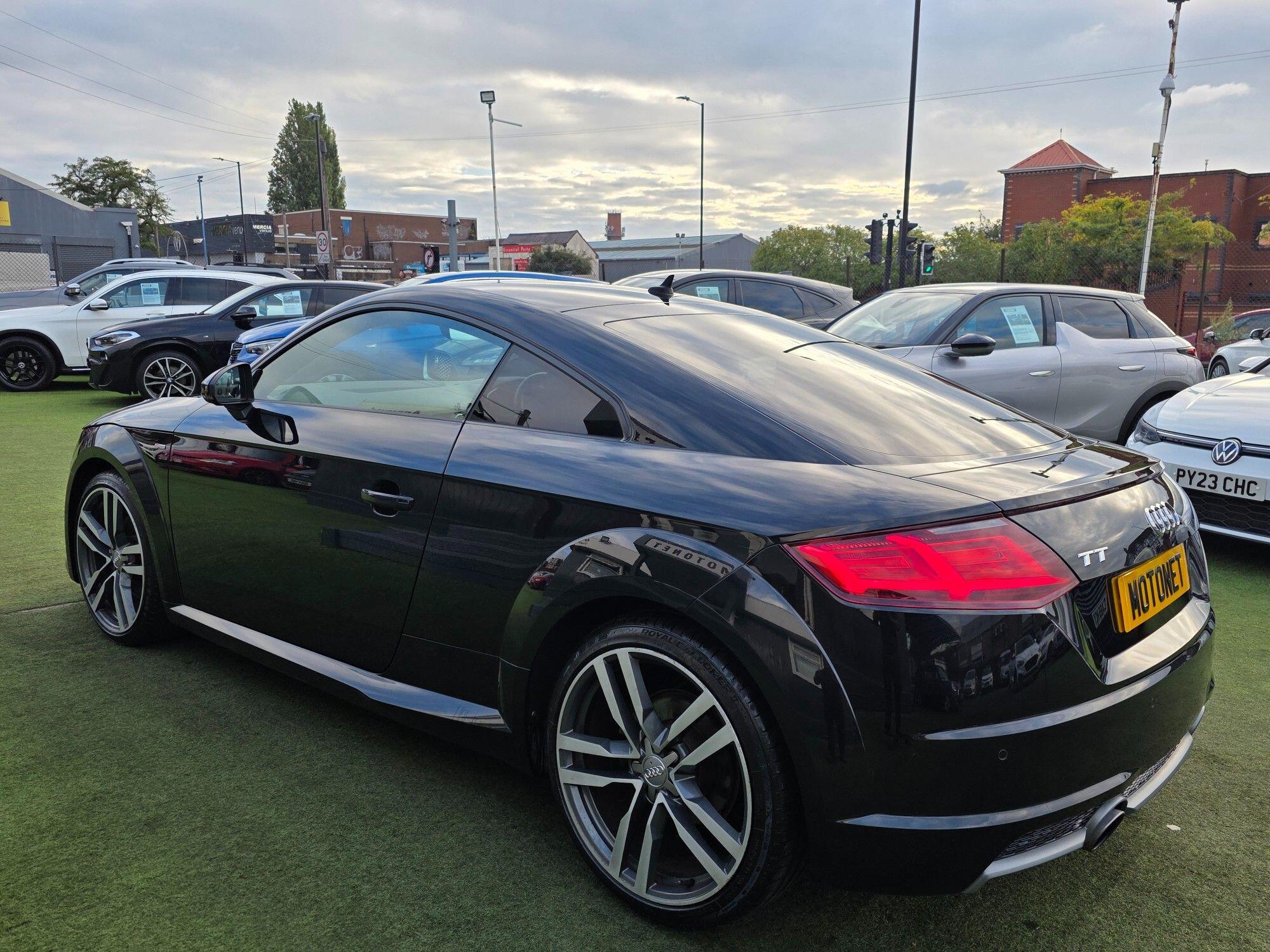 Audi TT view 7