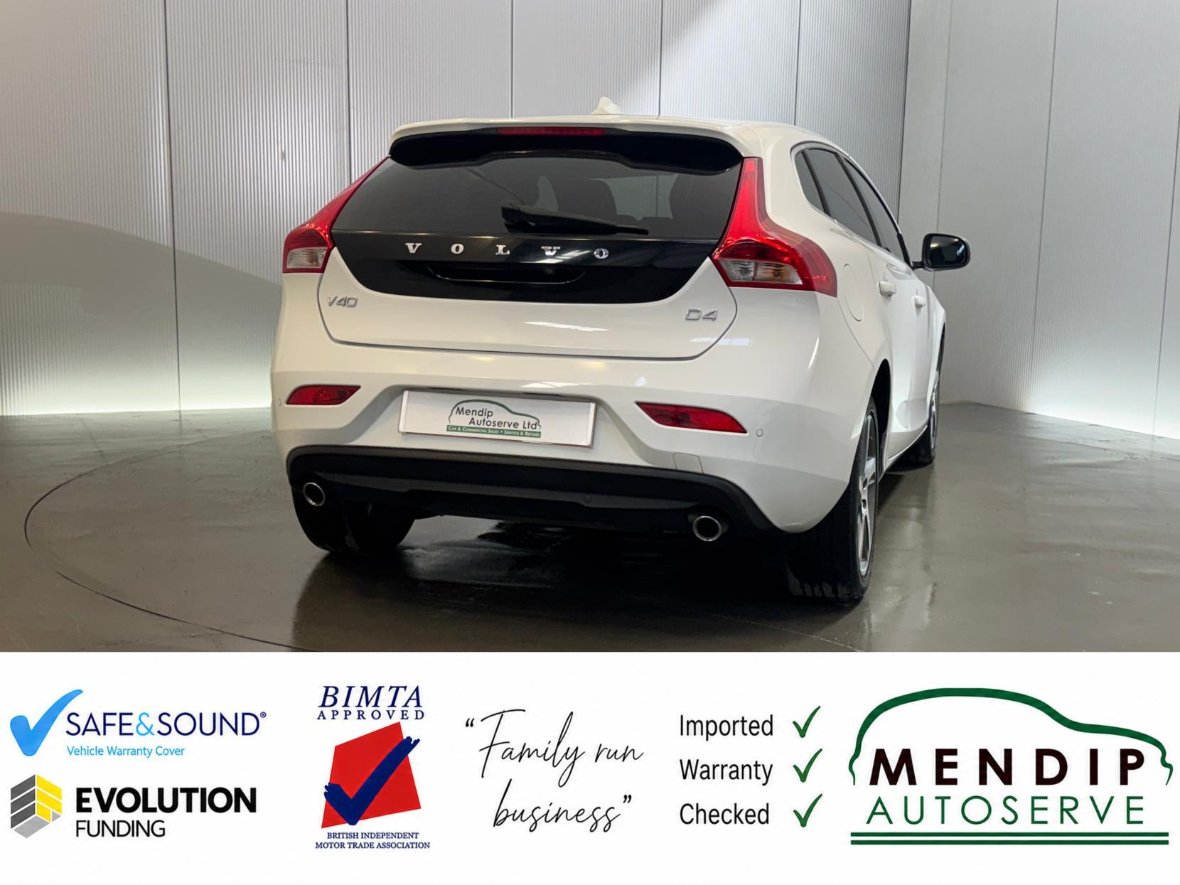 Volvo V40 view 23