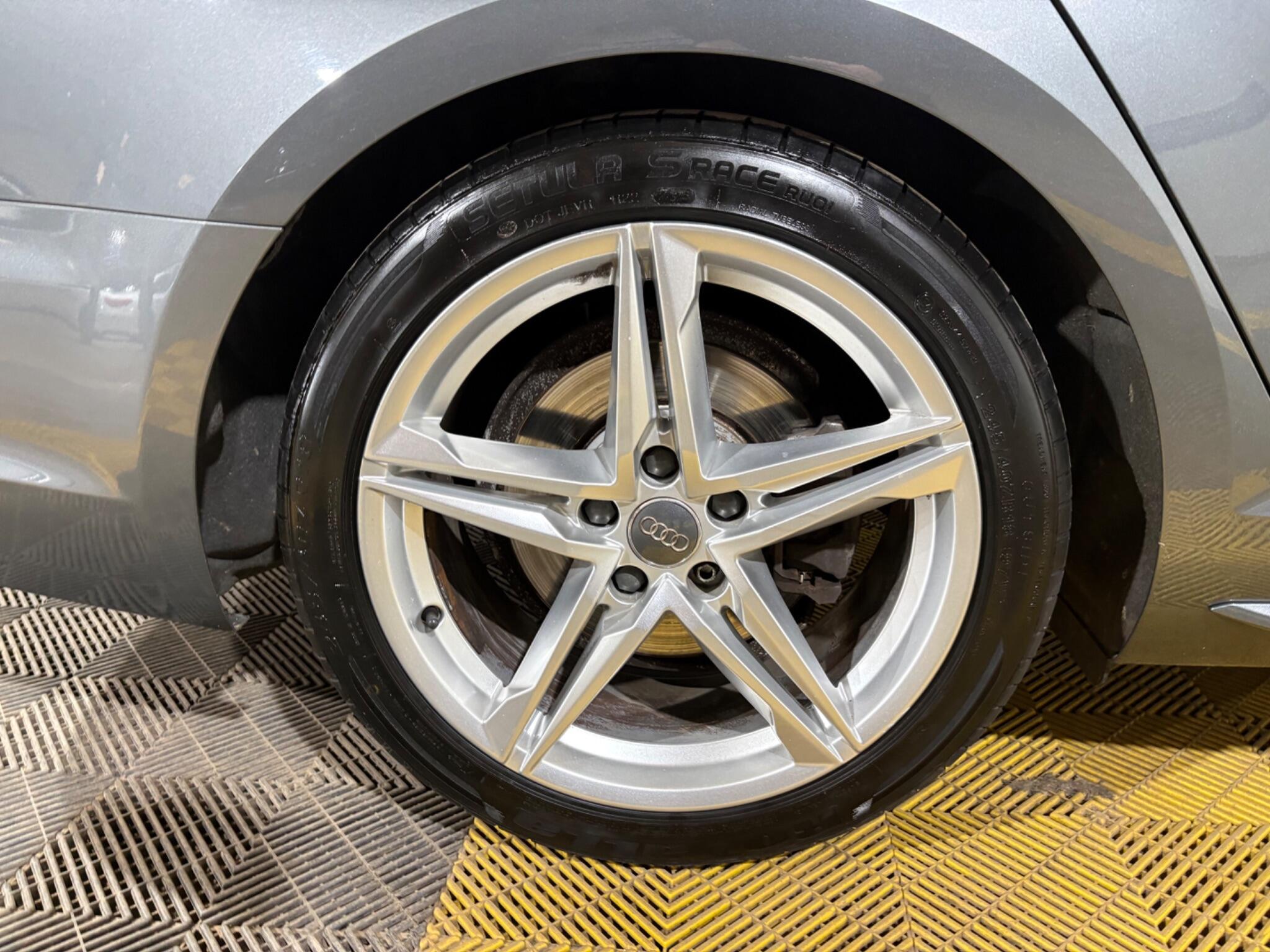 Audi A4 view 43