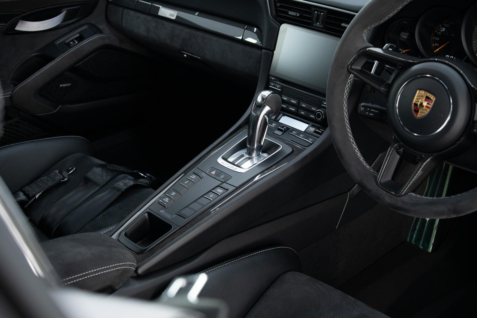 Porsche 911 view 5
