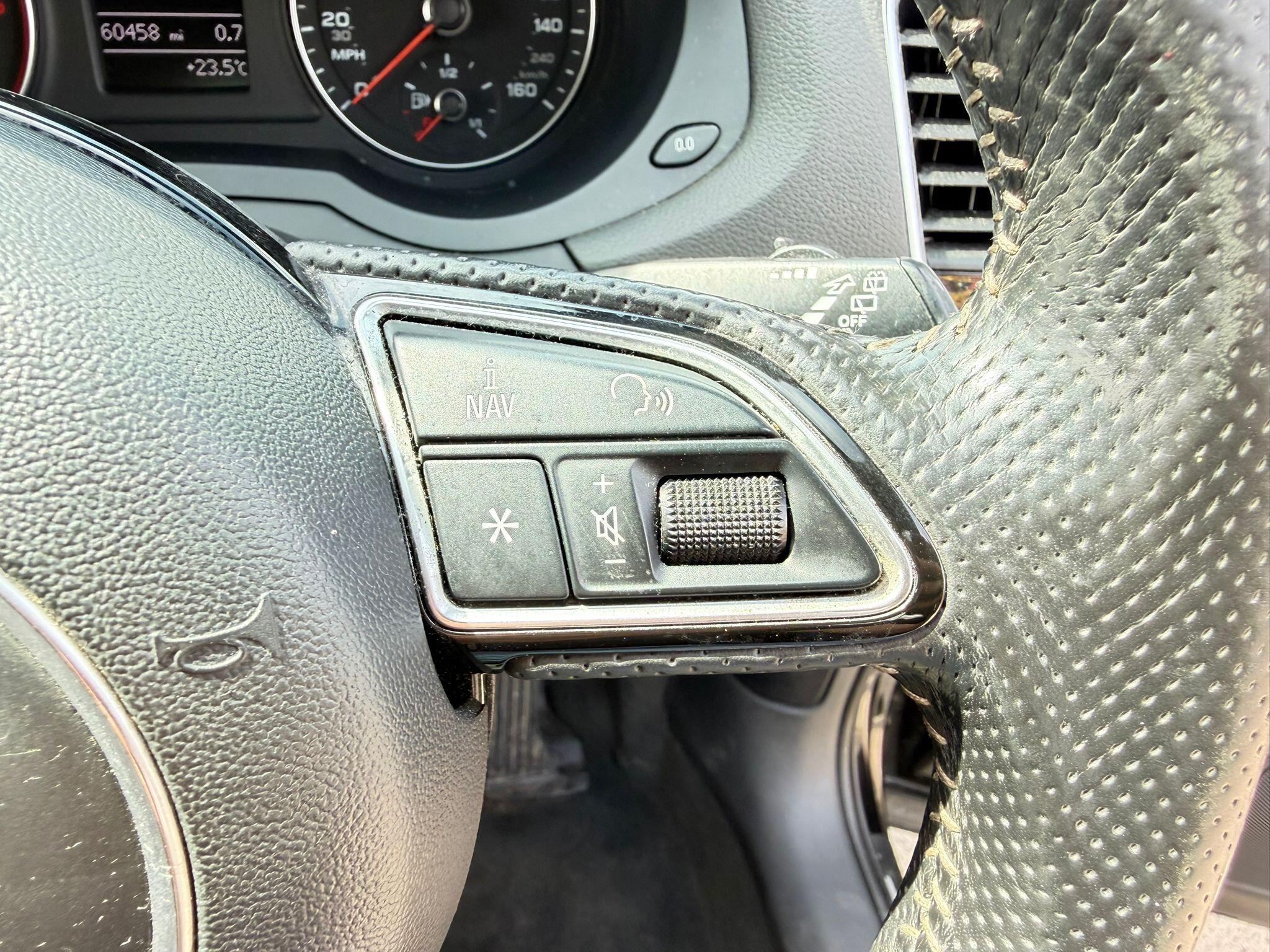Audi Q3 view 24