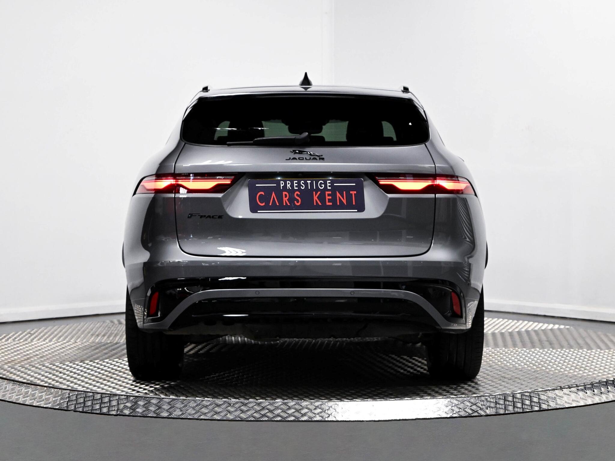 Jaguar F-Pace view 6