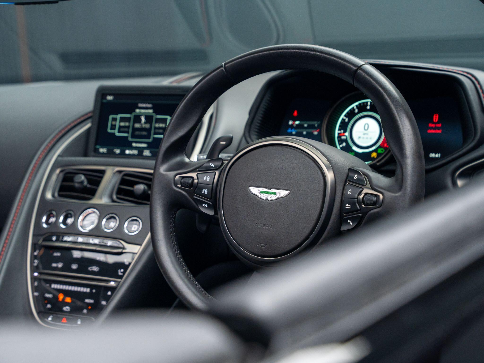 Aston Martin DB11 view 31