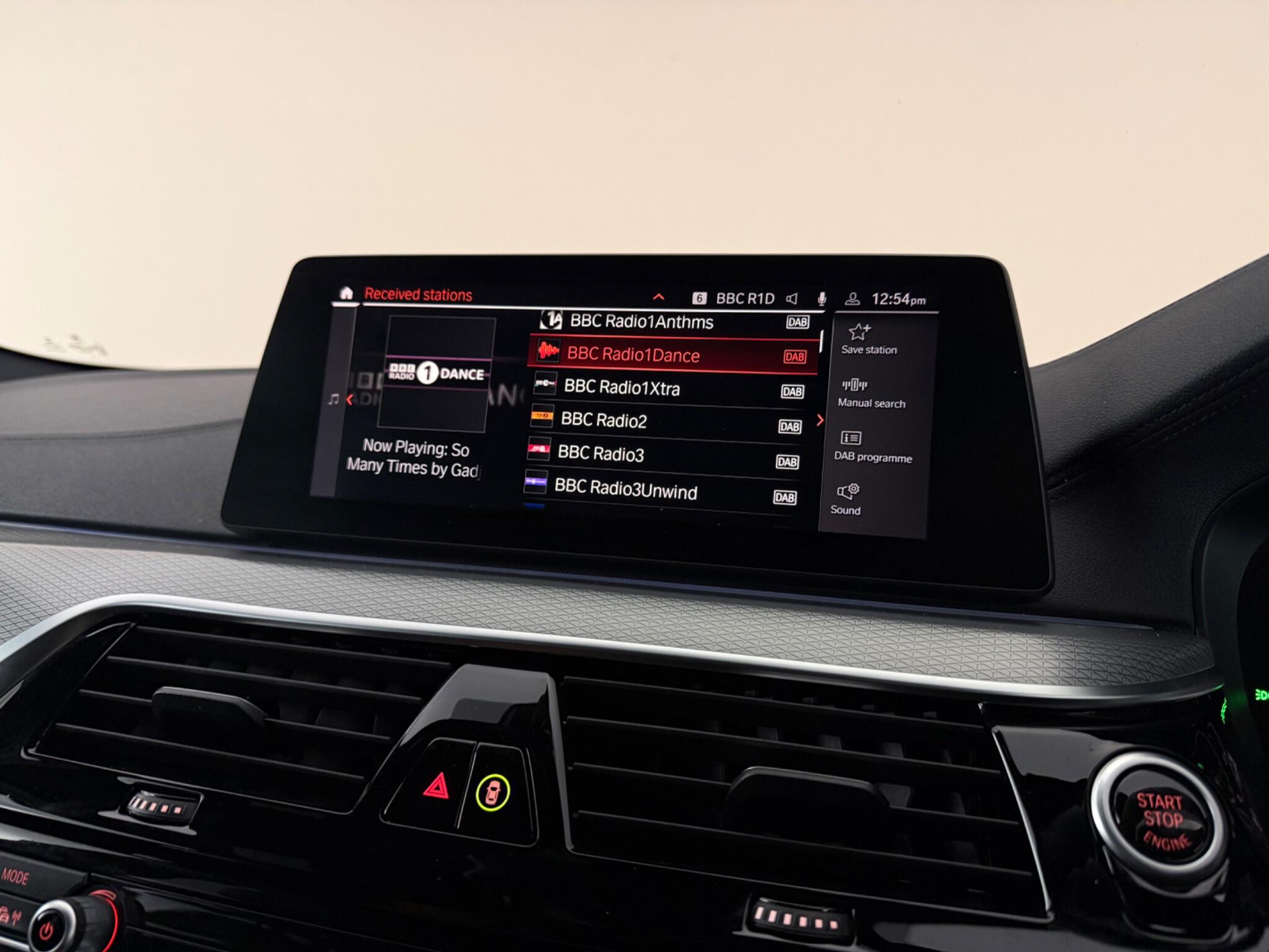 BMW 5 Series view 28