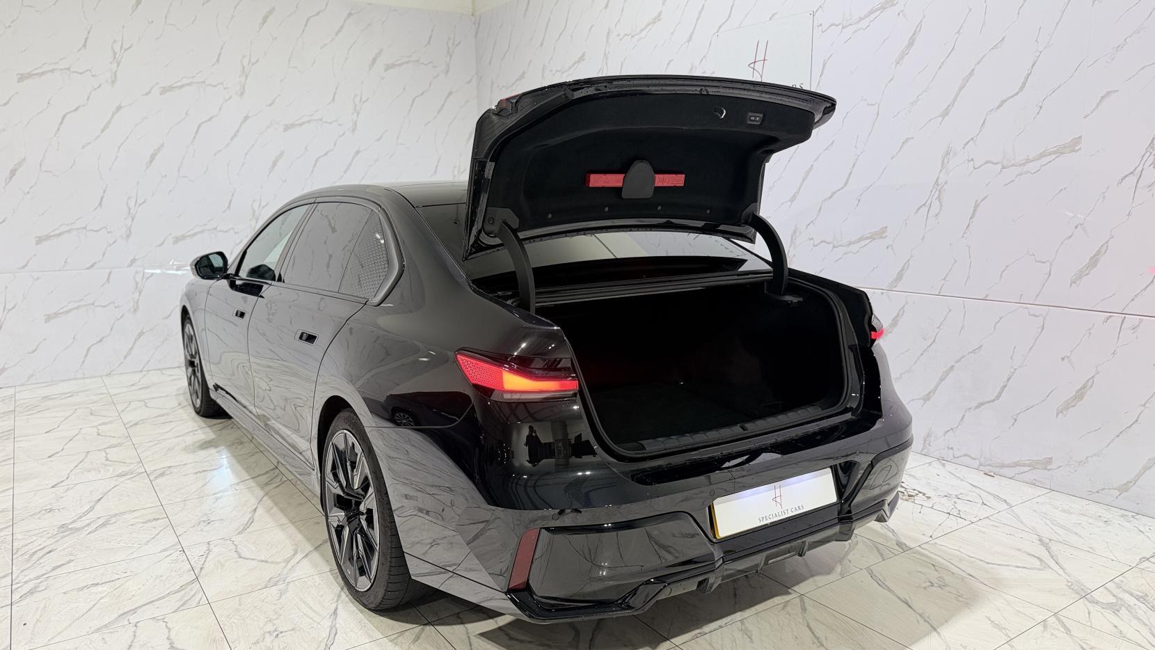 BMW i7 view 61