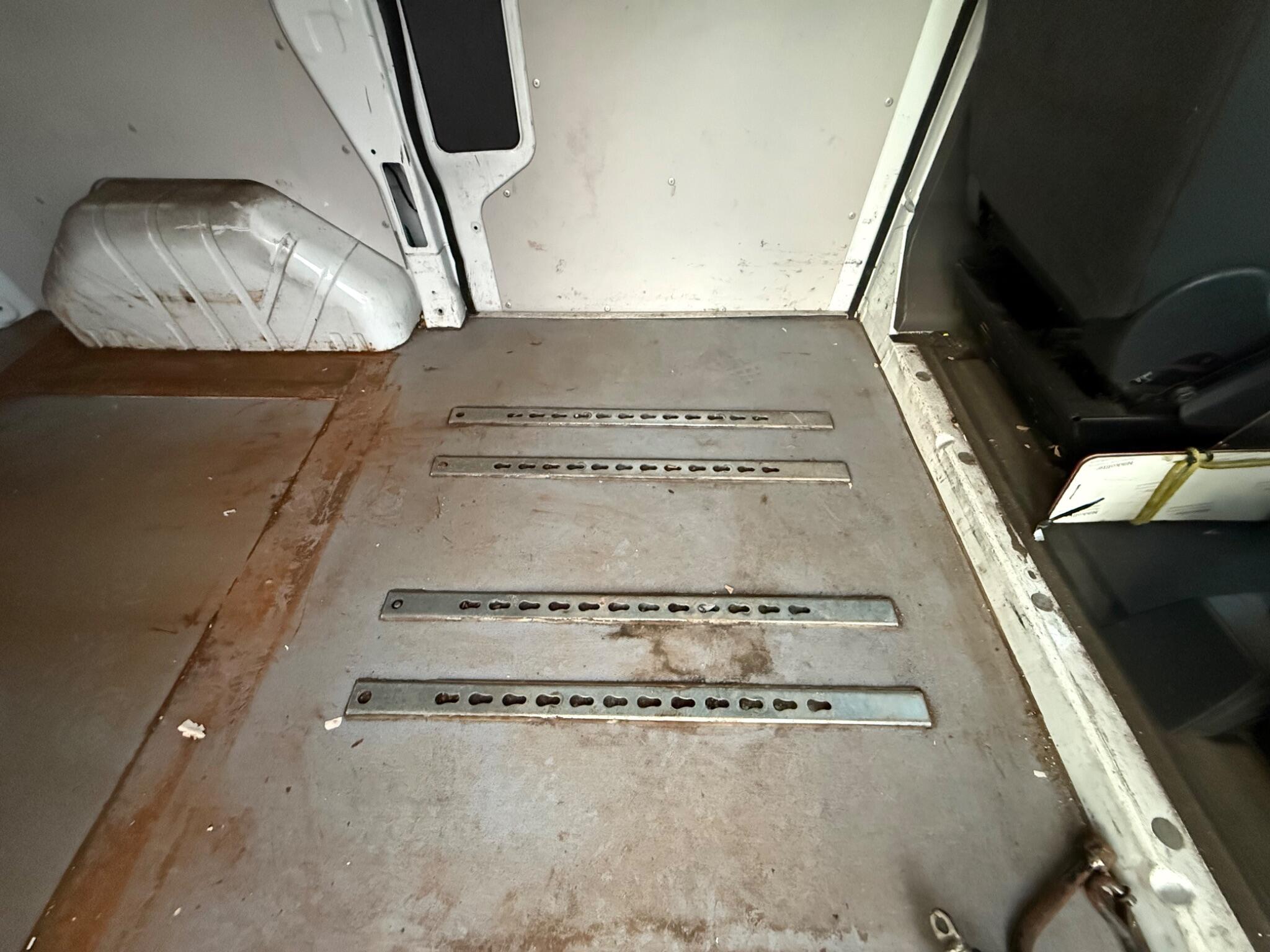 Ford Transit Custom 2.0 320 EcoBlue L1 H1 Euro 6 5dr — photo 37 of 82