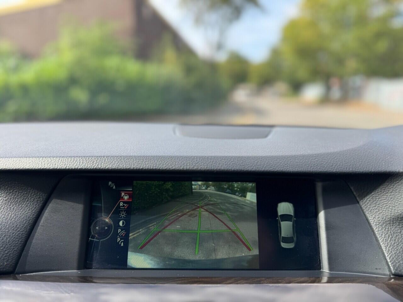 BMW 5 Series view 12