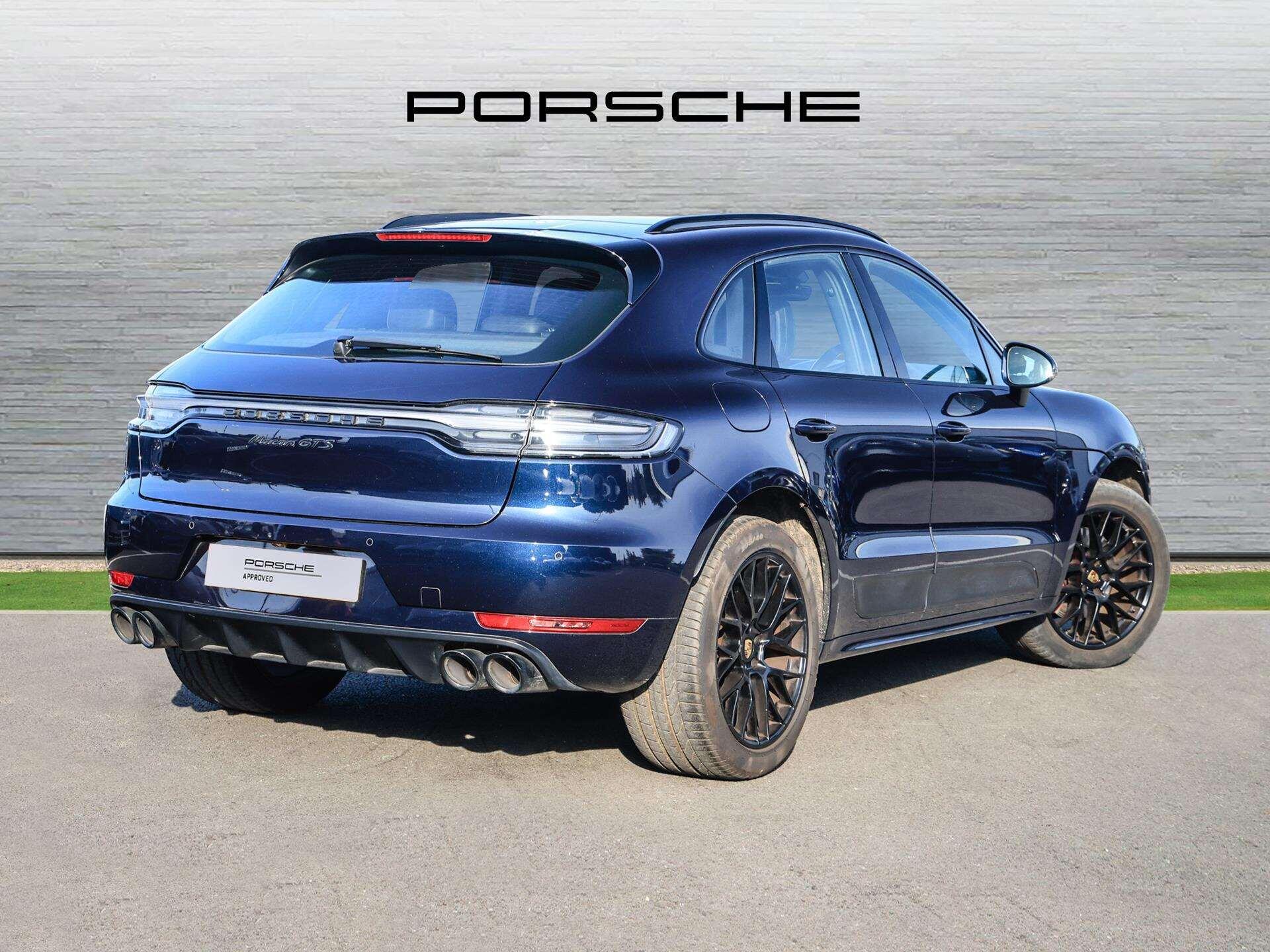Porsche Macan view 2