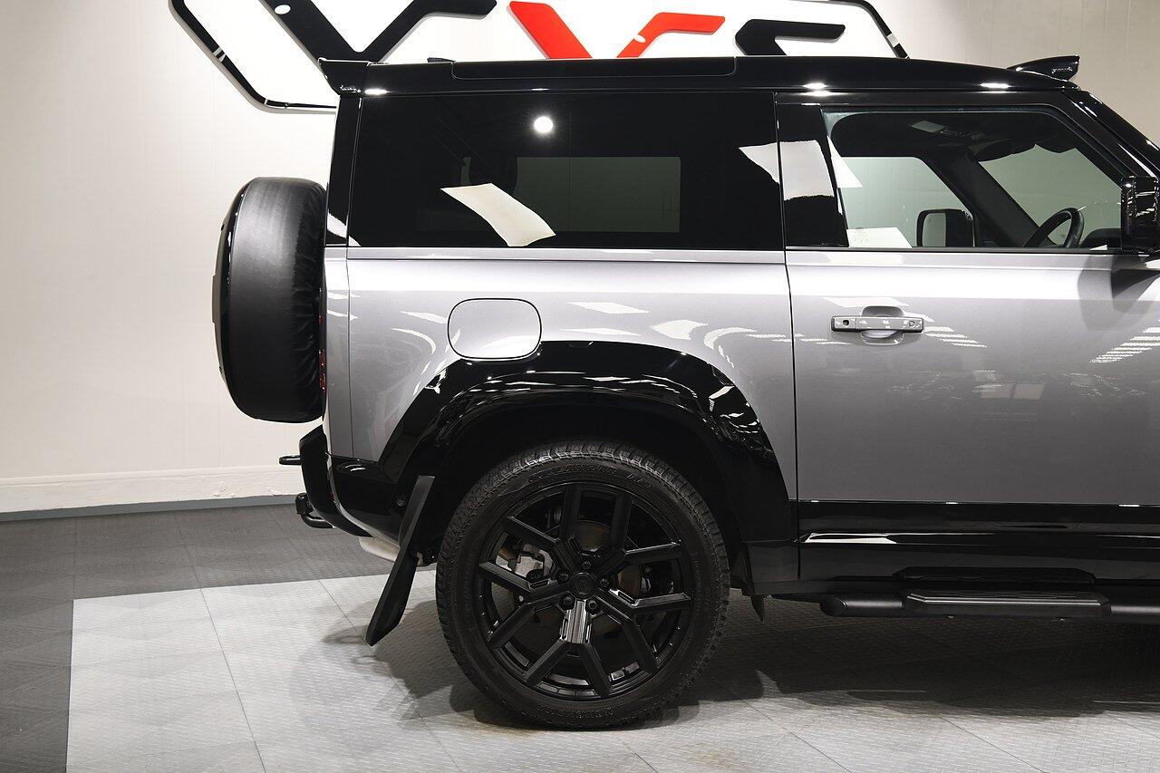 Land Rover Defender view 46