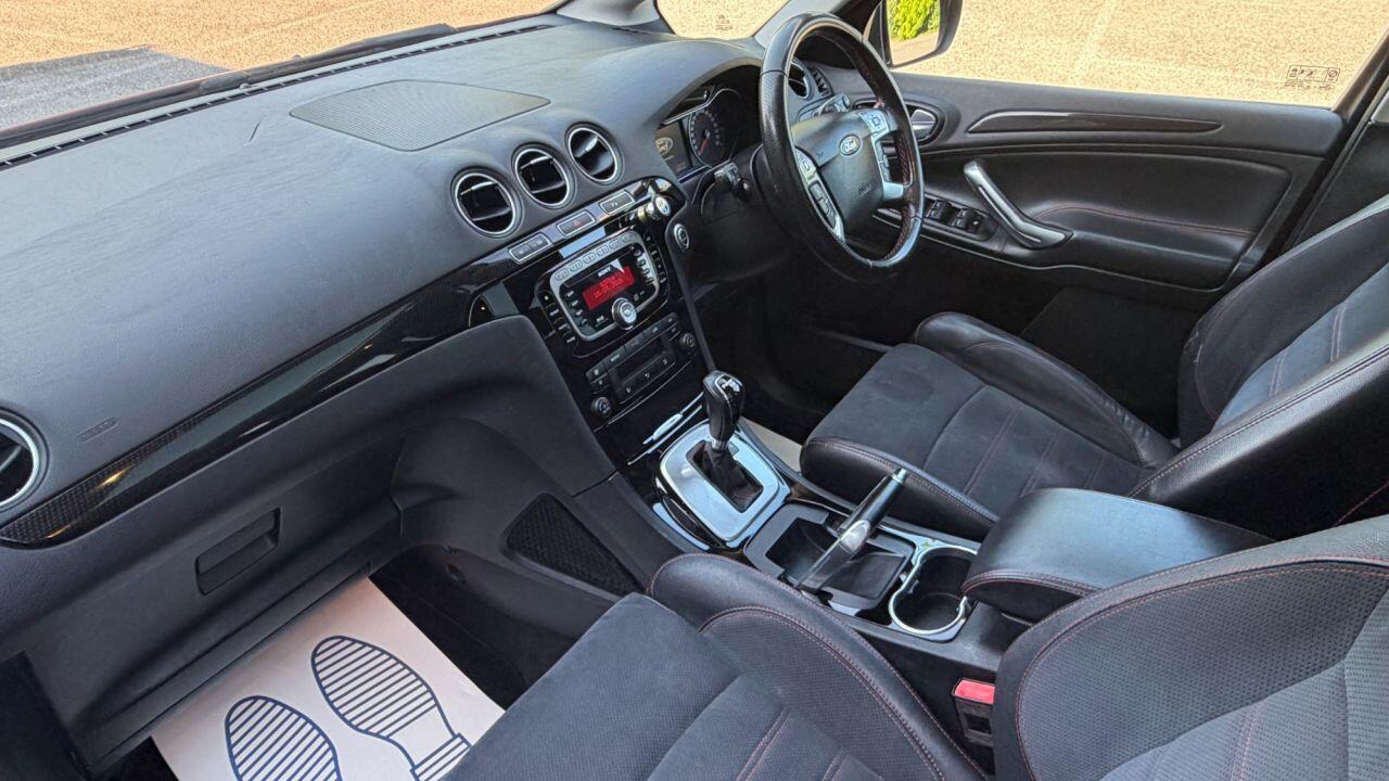 Ford S-Max view 8