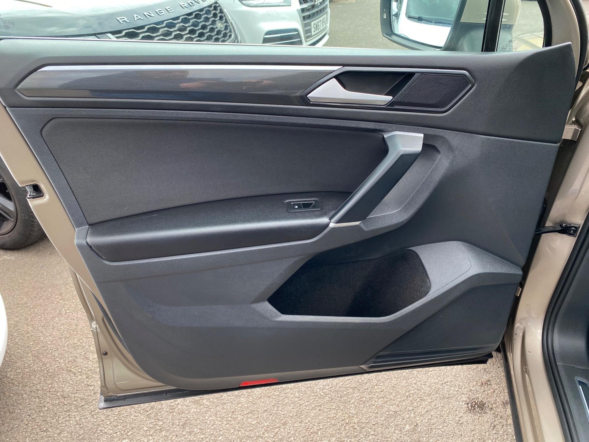 Volkswagen Tiguan view 38