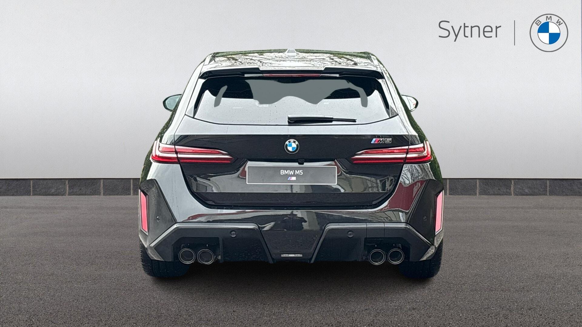 BMW M5 view 15