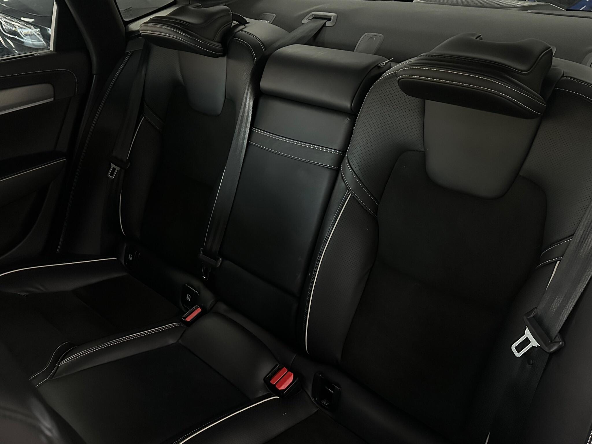 Volvo S90 view 37