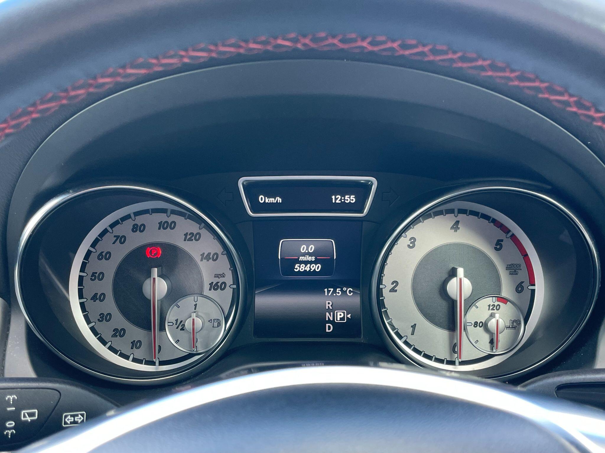 Mercedes-Benz Gla view 32