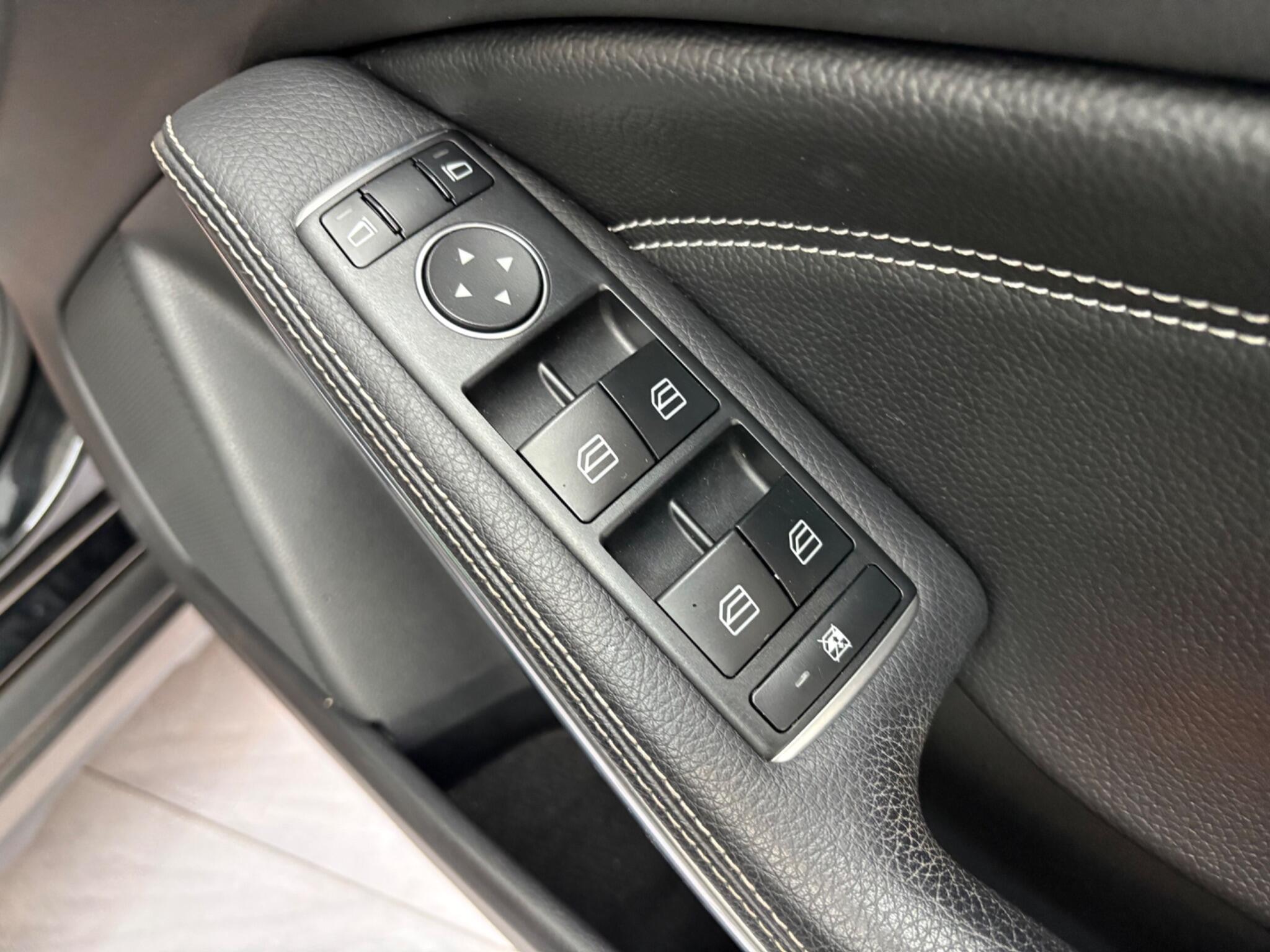 Mercedes-Benz Gla view 25