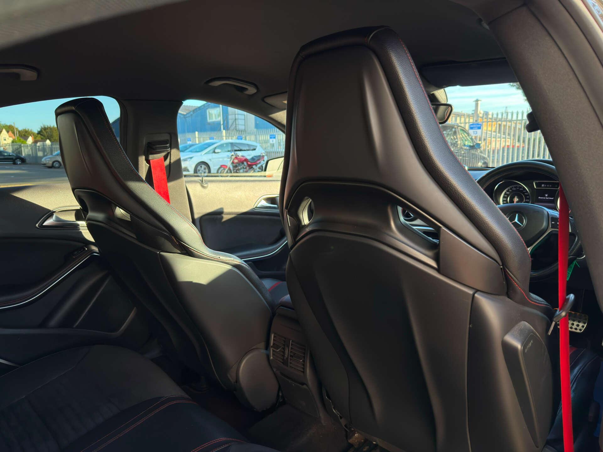 Mercedes-Benz Cla view 28