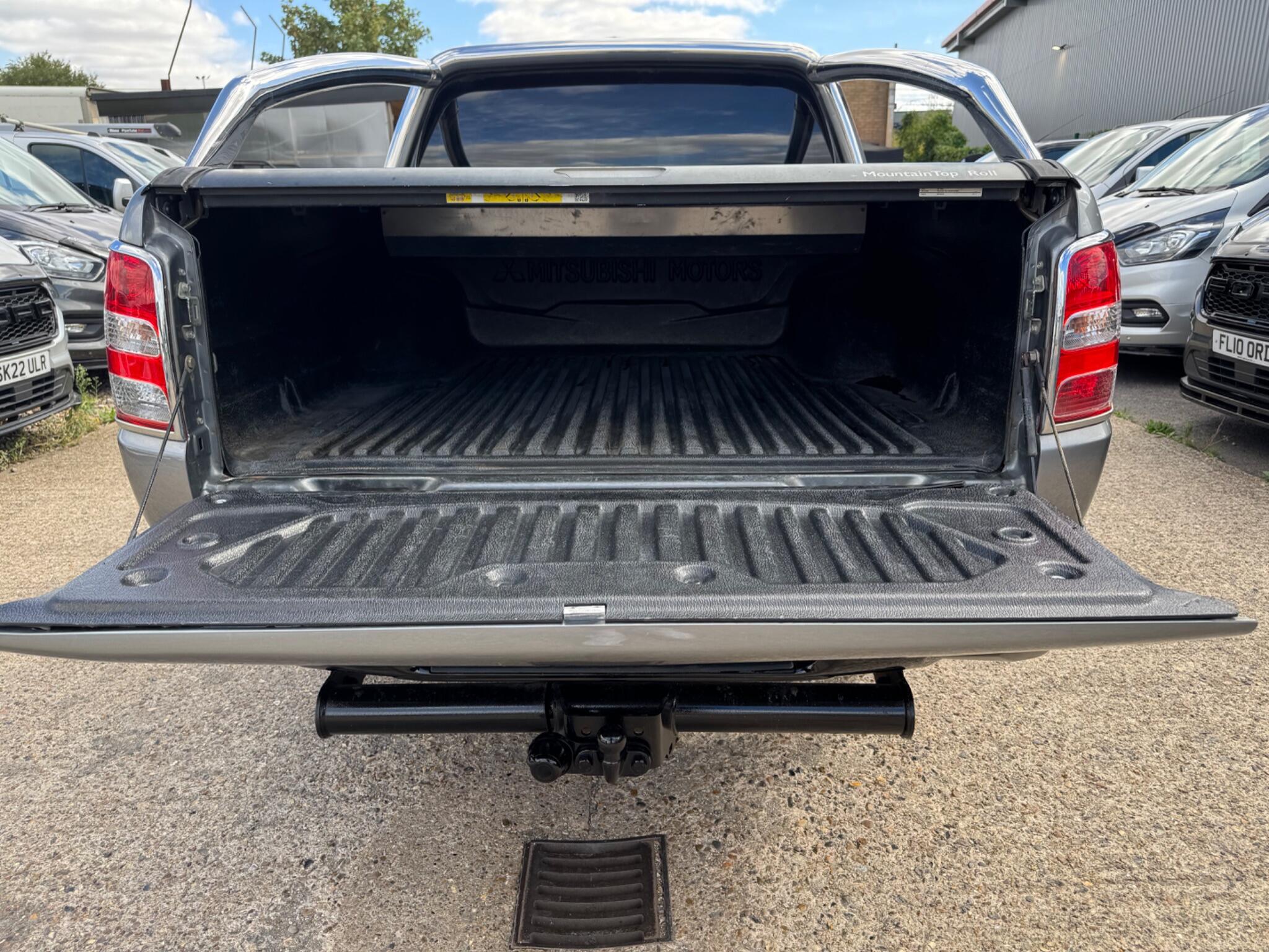 Mitsubishi L200 view 33