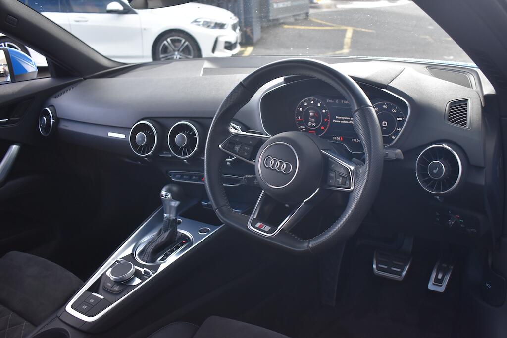 Audi TT view 16