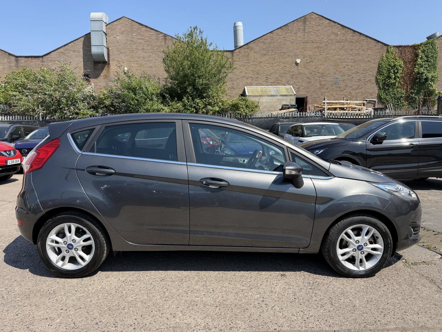Ford Fiesta view 3