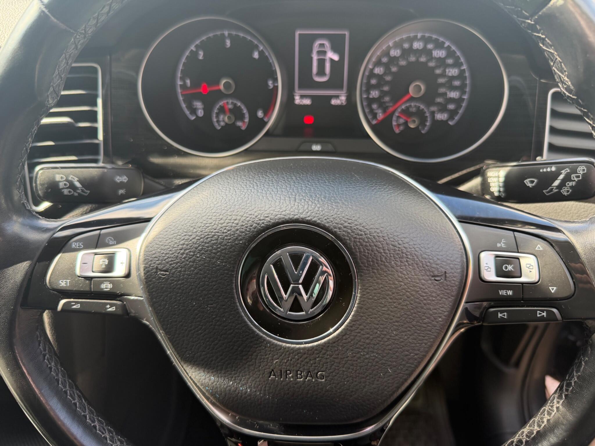 Volkswagen Golf Sportsvan view 3