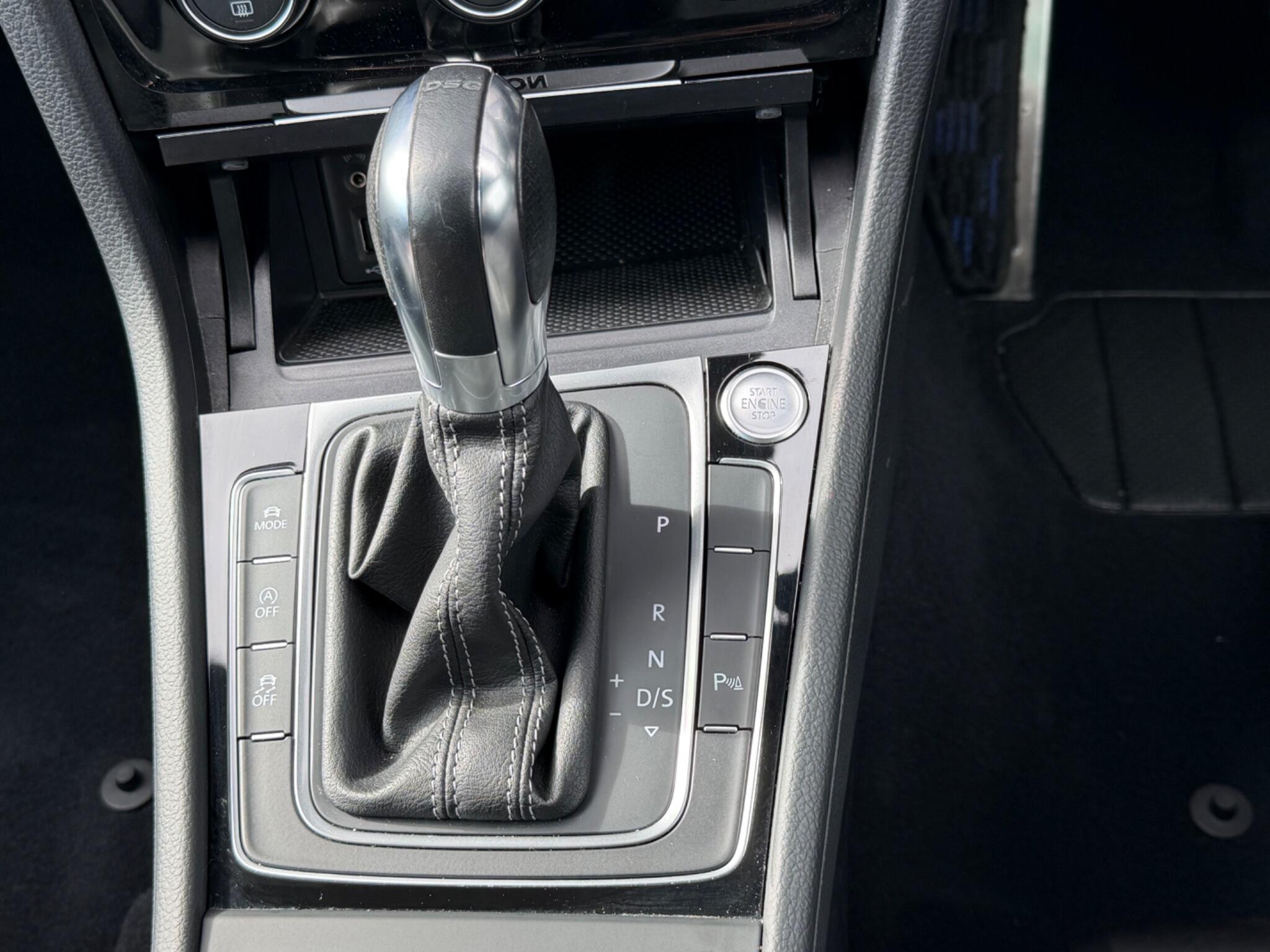 Volkswagen Golf view 23