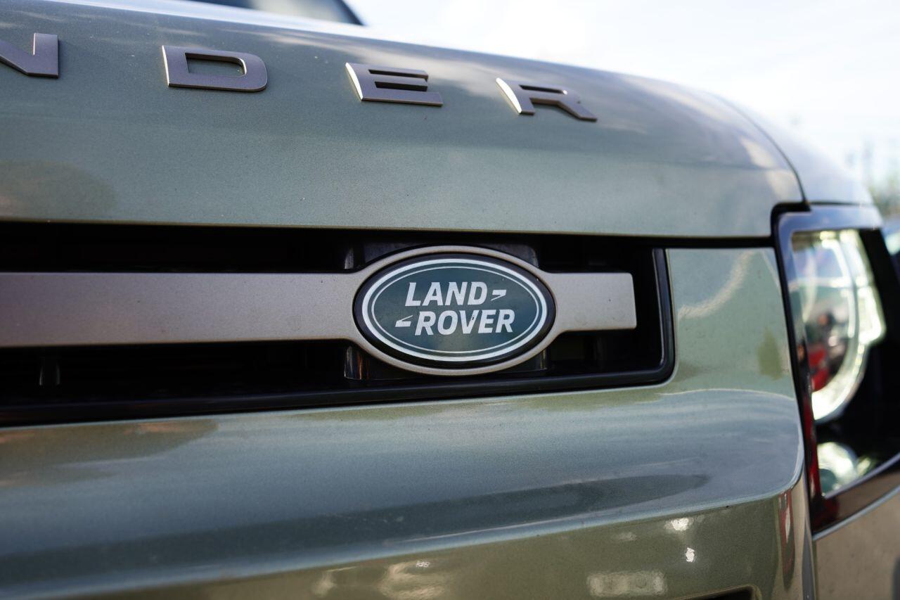 Land Rover Defender view 17