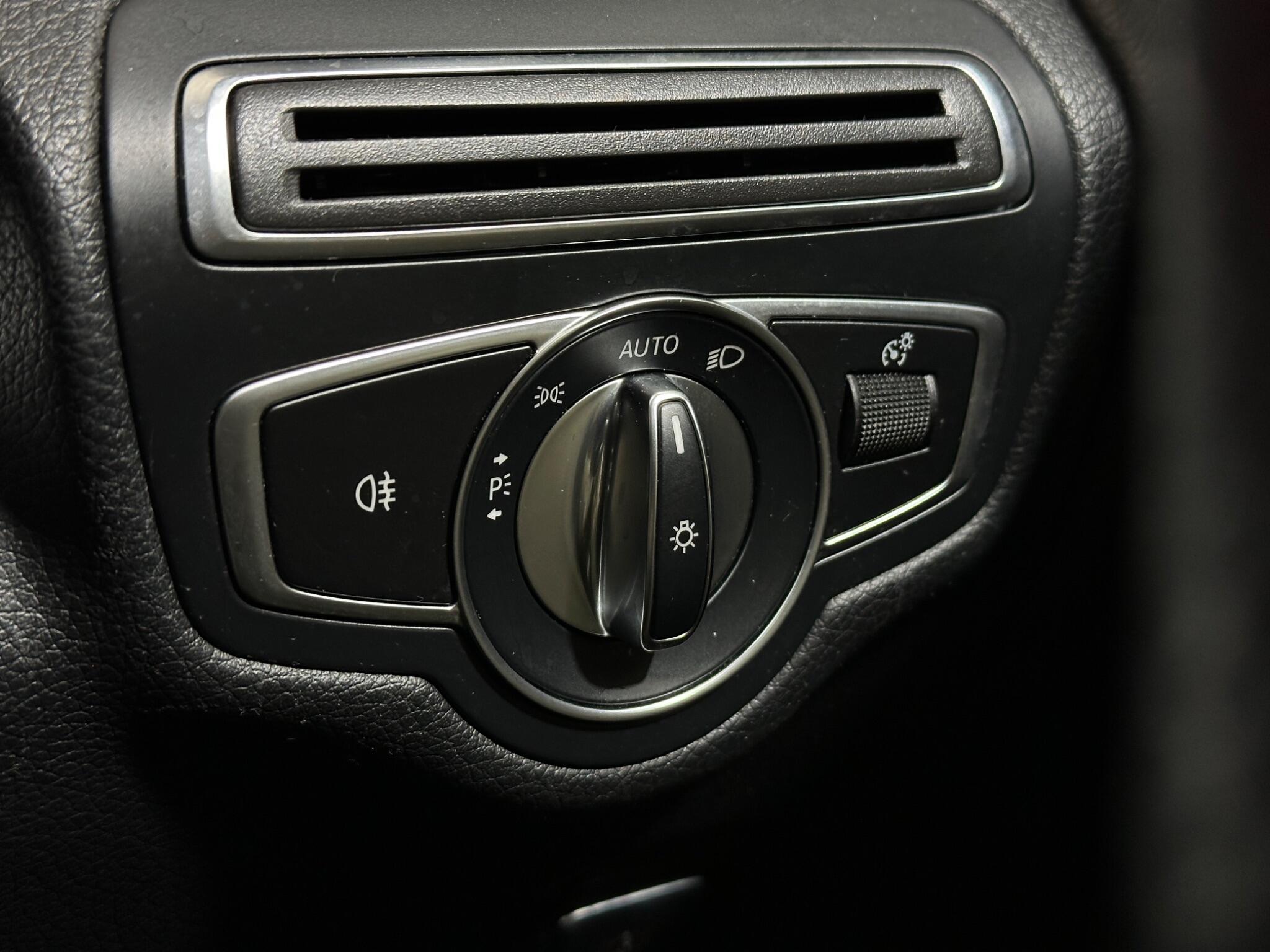 Mercedes-Benz GLC view 18