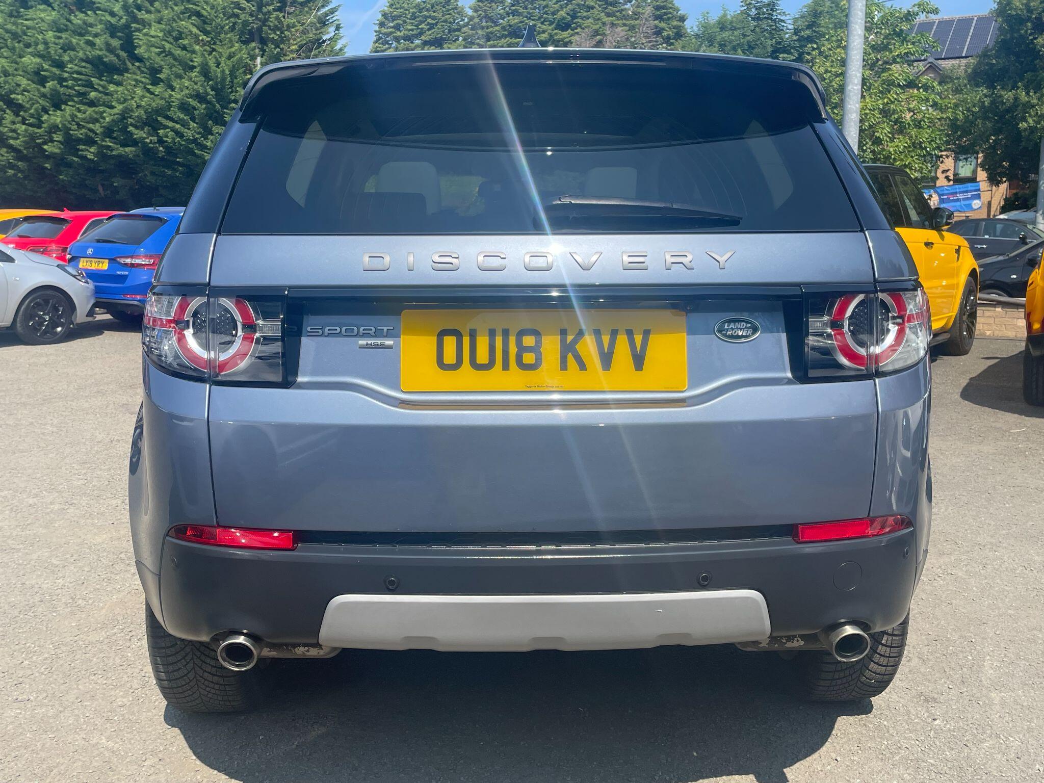 Land Rover Discovery Sport view 9