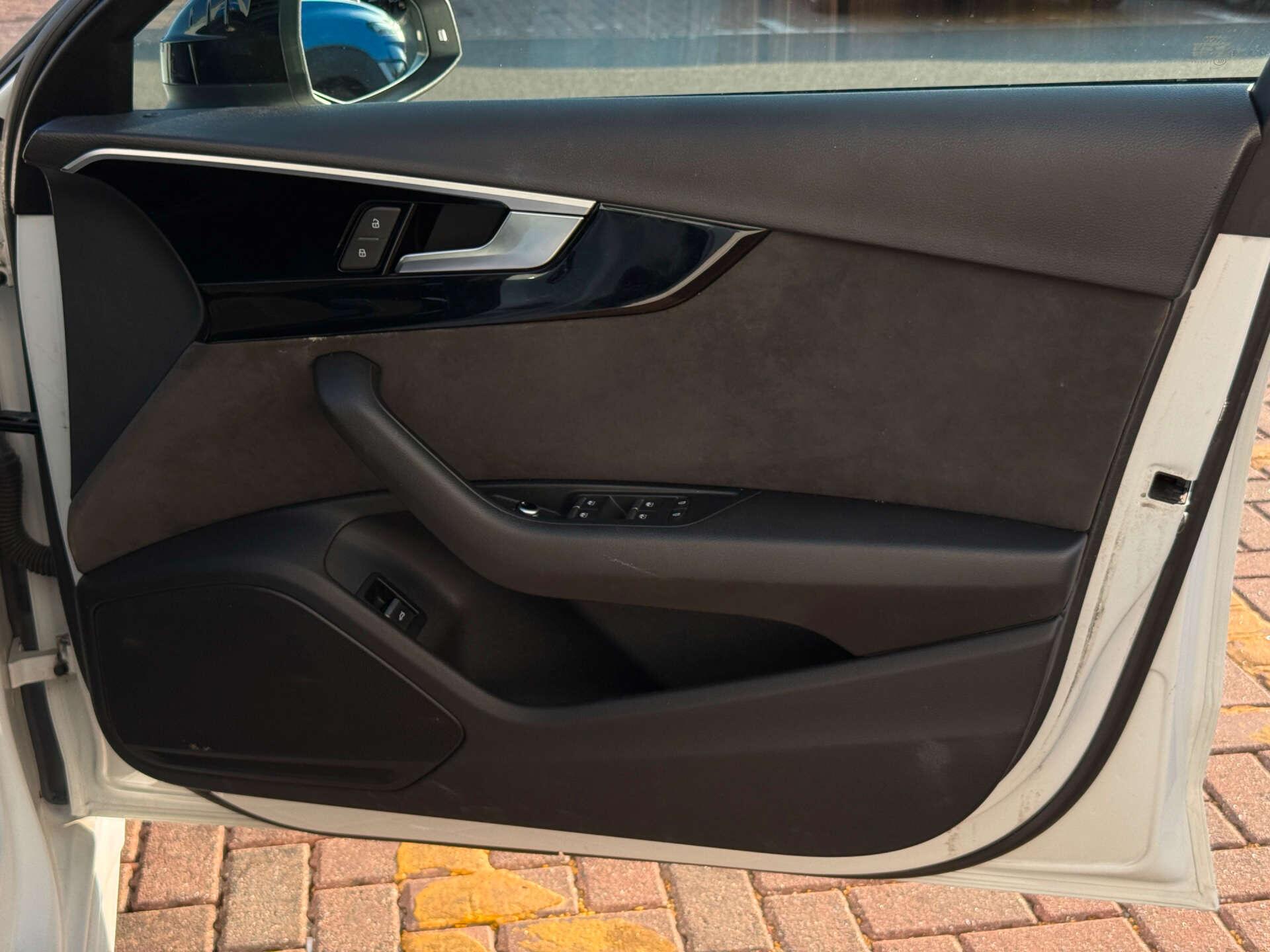 Audi A4 Avant view 21