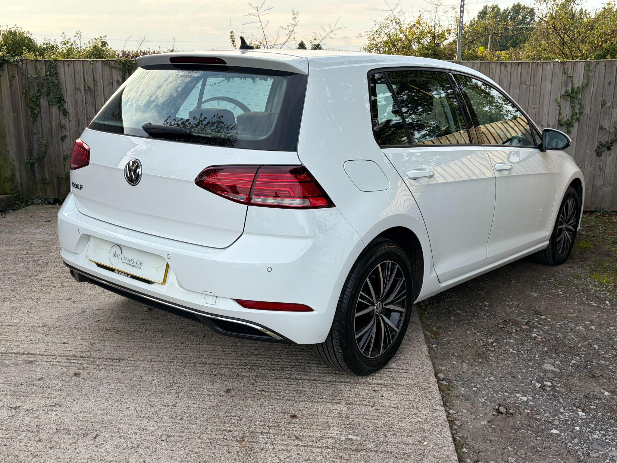 Volkswagen Golf view 10