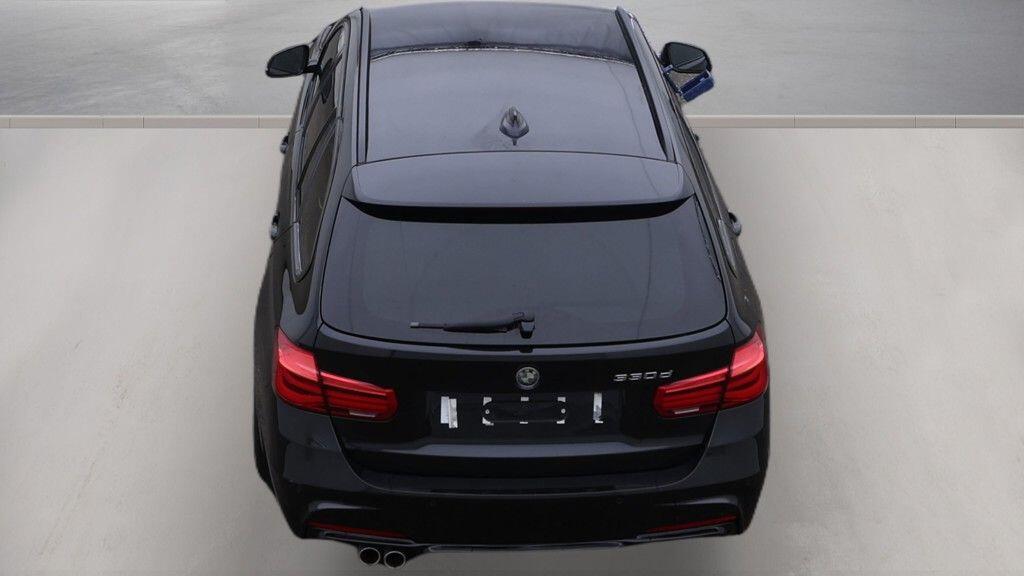 BMW 3 Series view 4