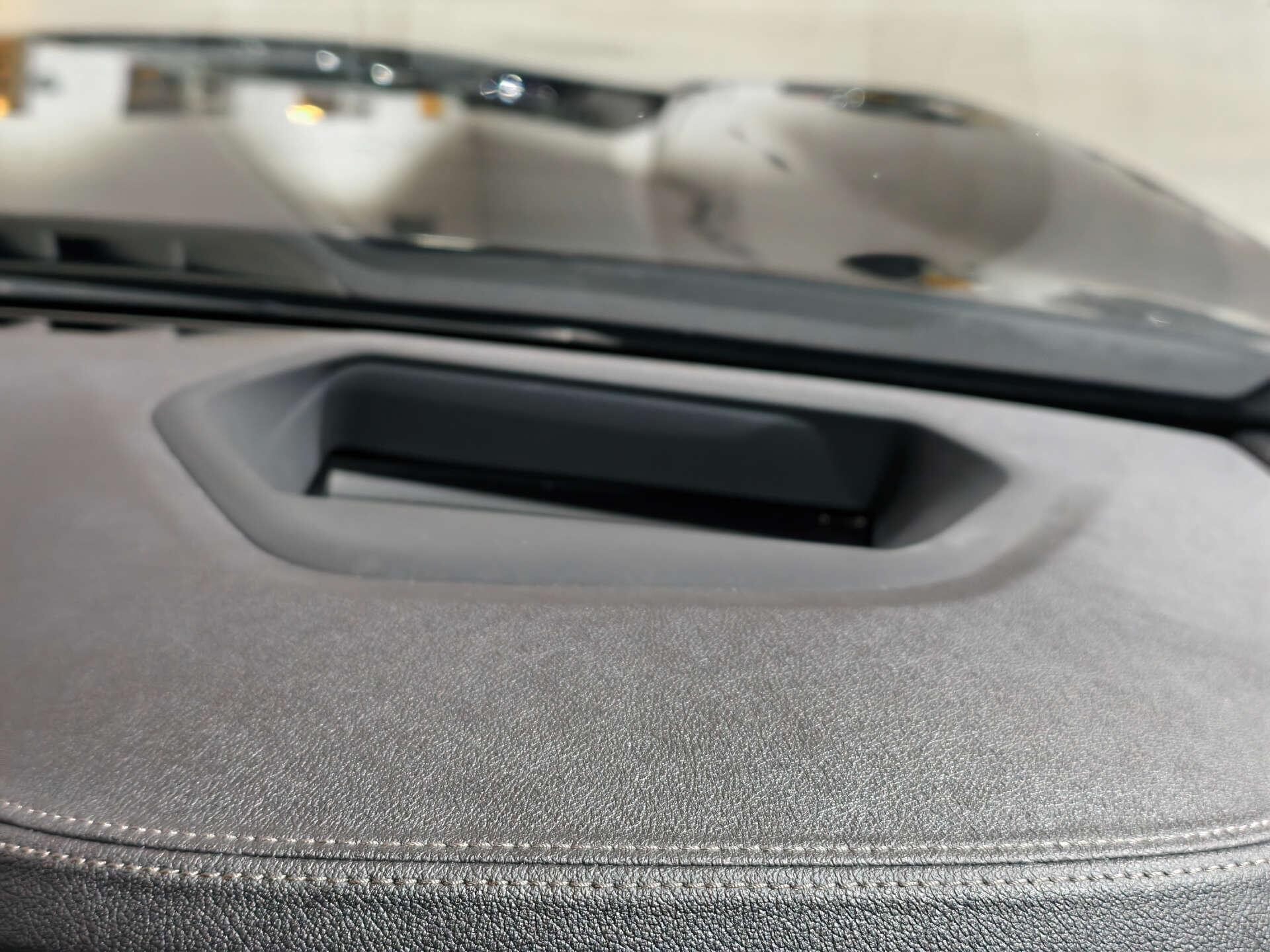 BMW 5 Series view 38