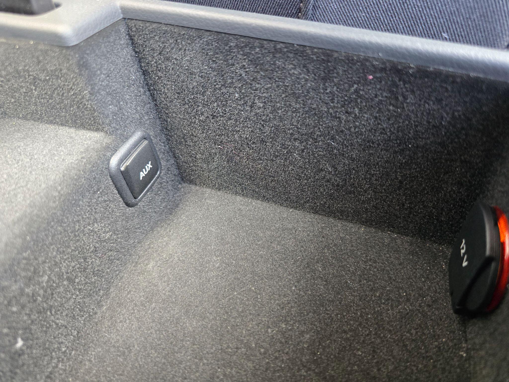 Audi A4 view 24