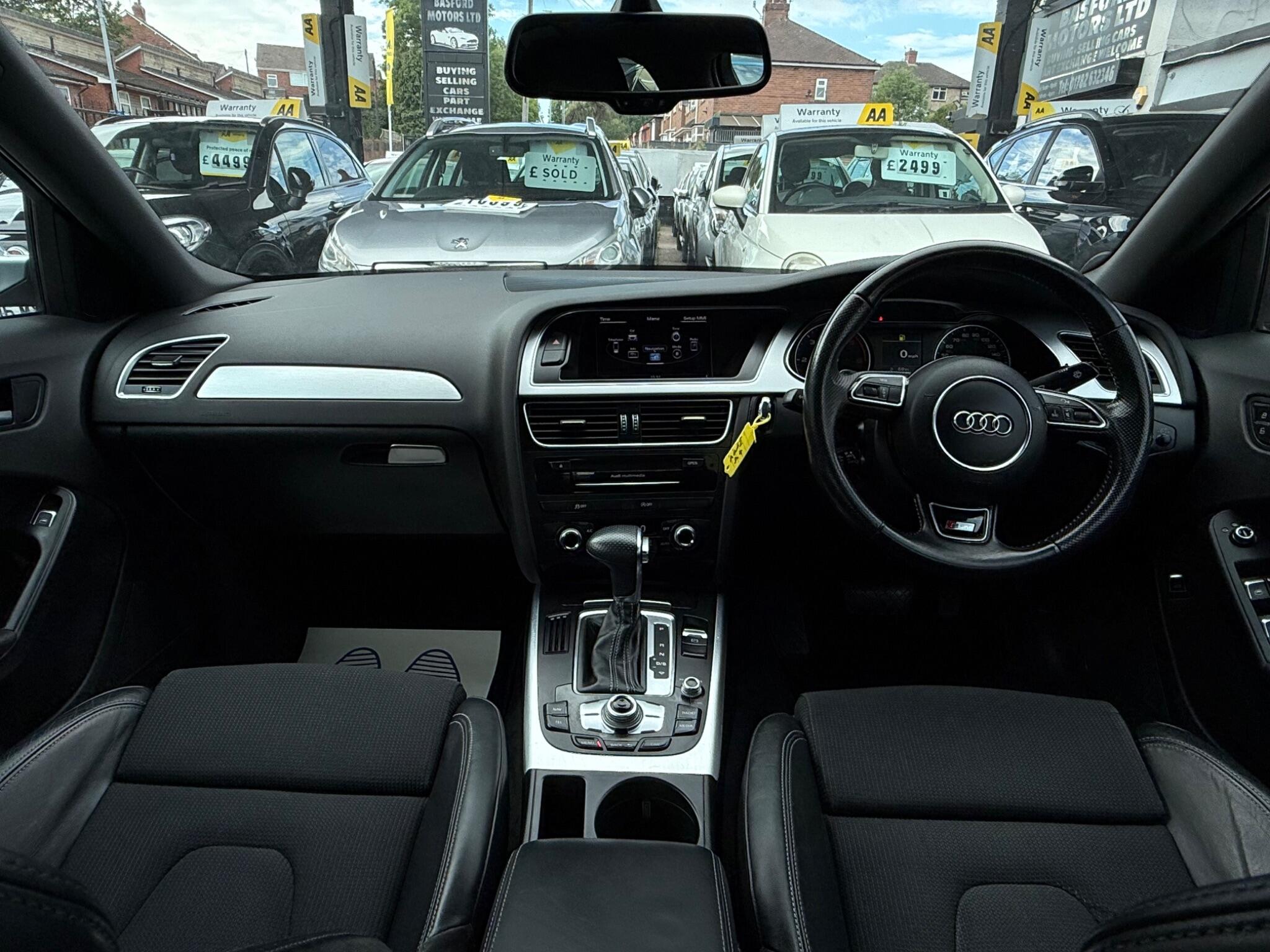 Audi A4 view 4