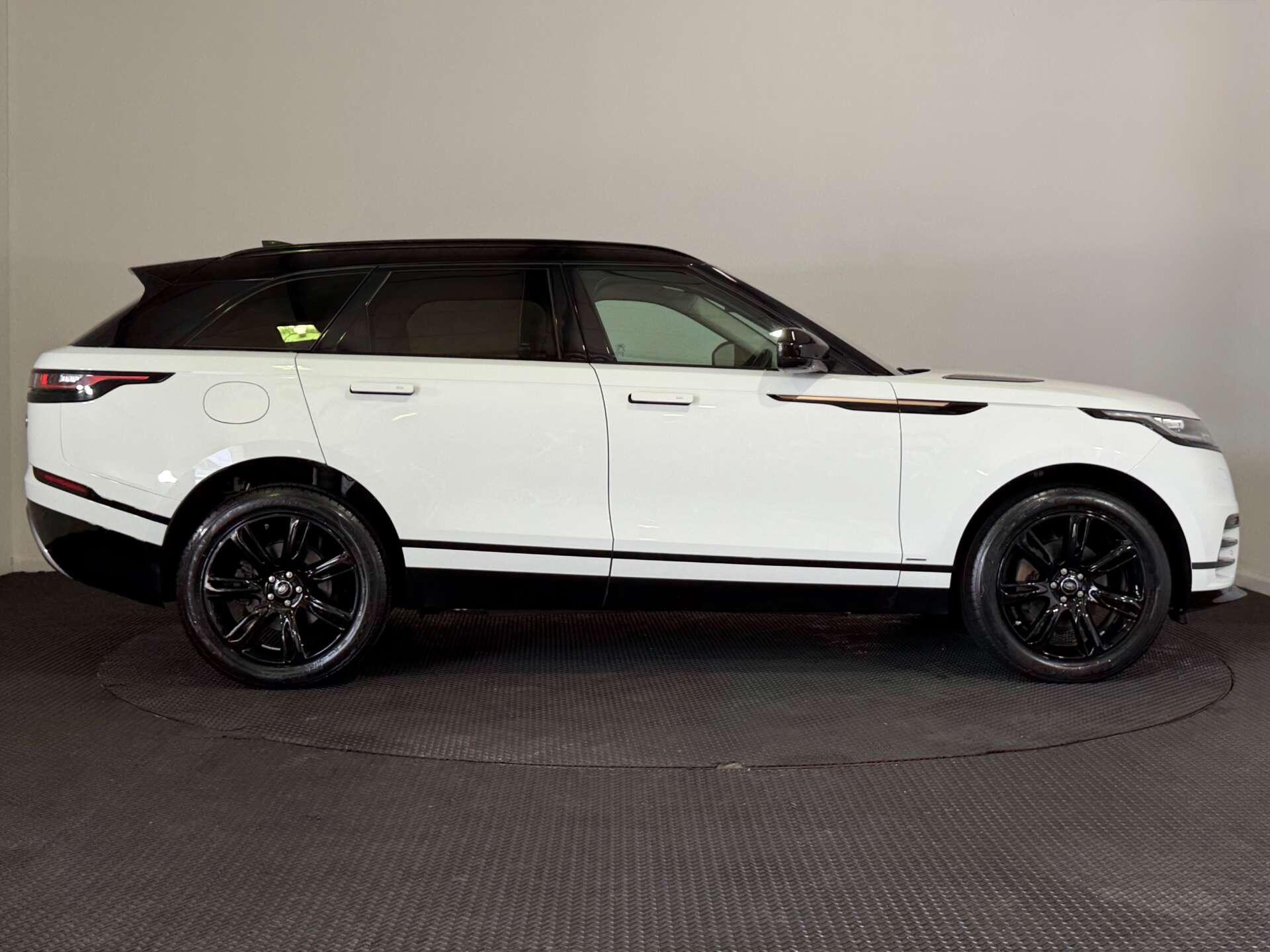 Land Rover Range Rover Velar view 8