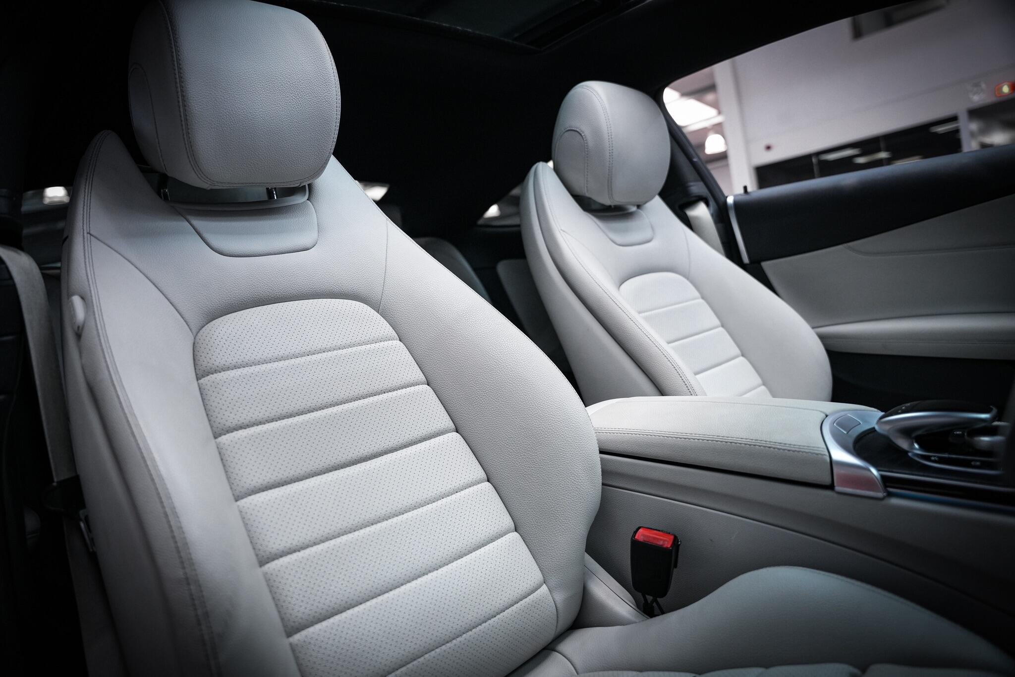 Mercedes-Benz C-Class view 18