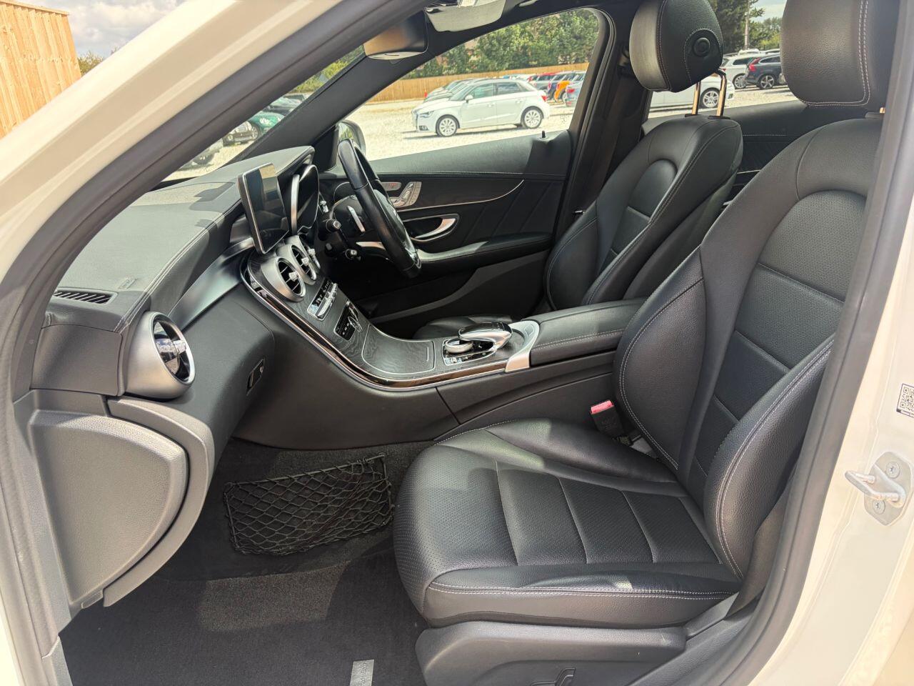 Mercedes-Benz C-Class view 21