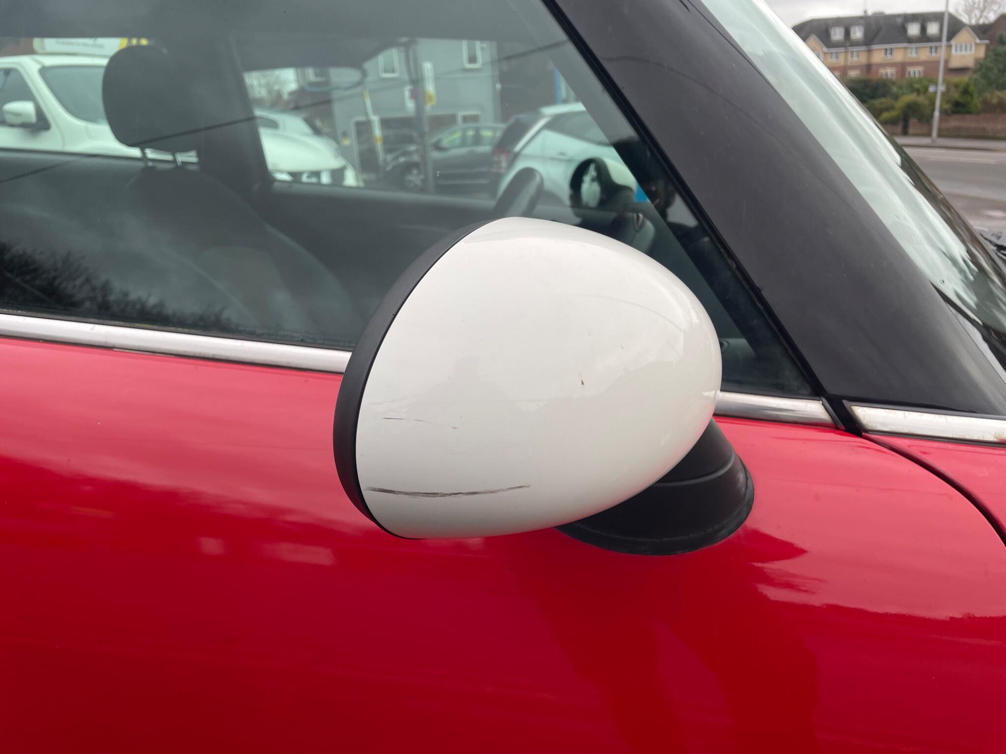 2007 MINI Hatch image 34