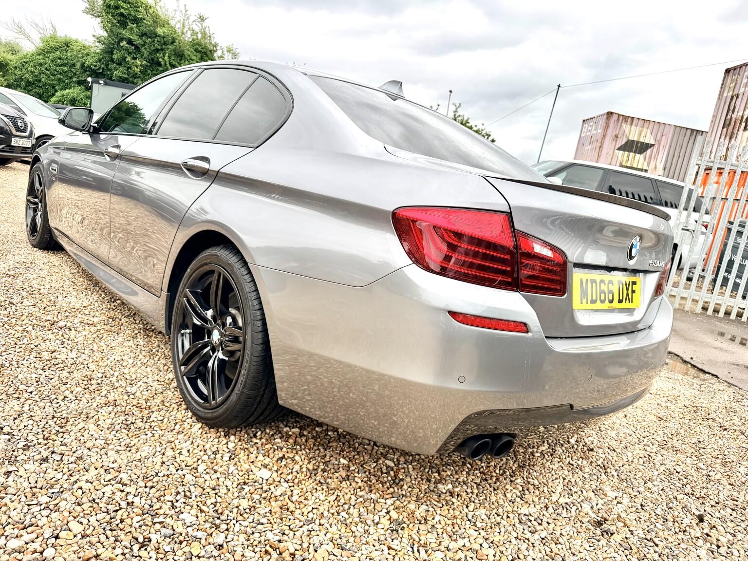 BMW 5 Series view 8