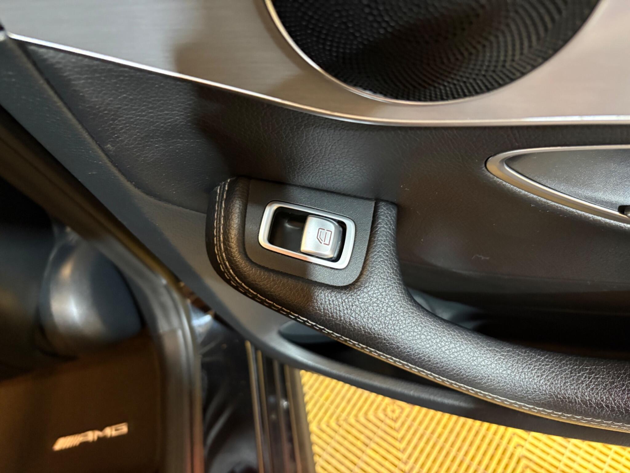 Mercedes-Benz C Class view 43