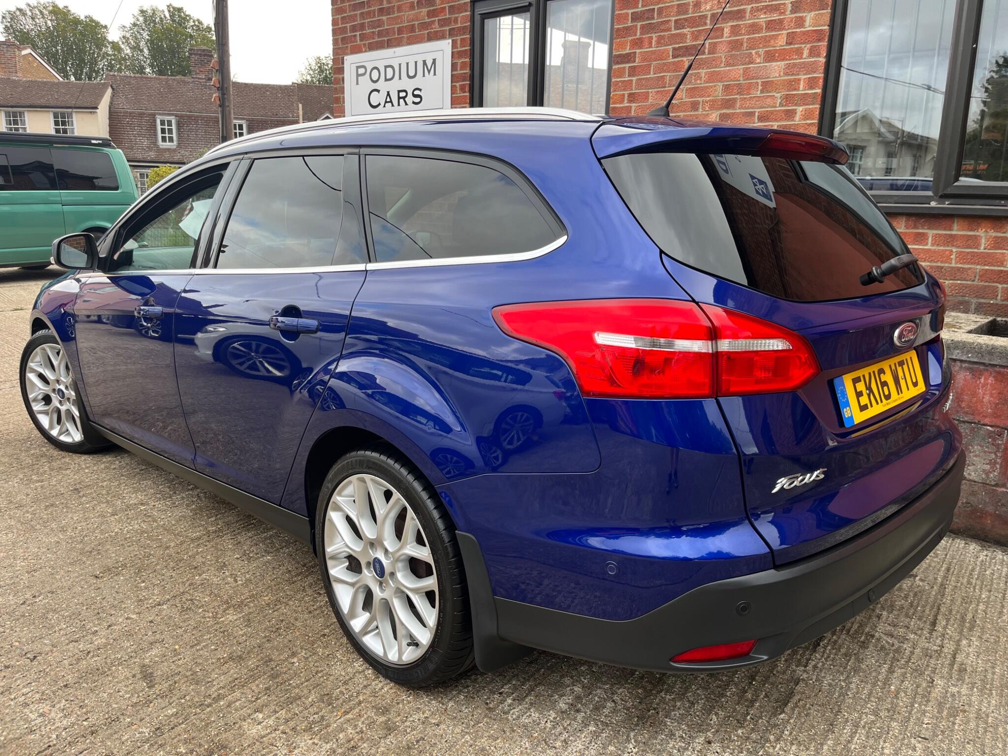 Ford Focus view 52