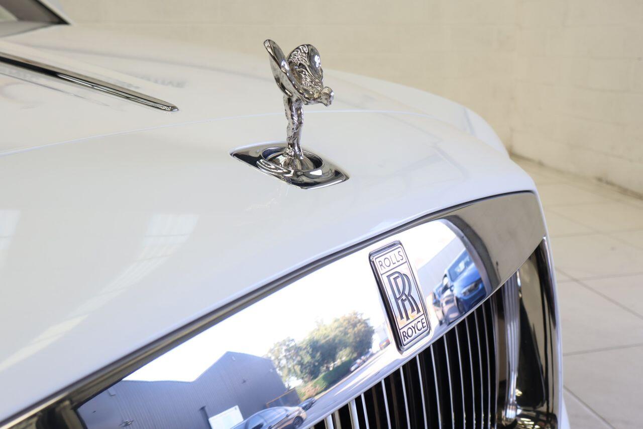 Rolls-Royce Dawn view 11