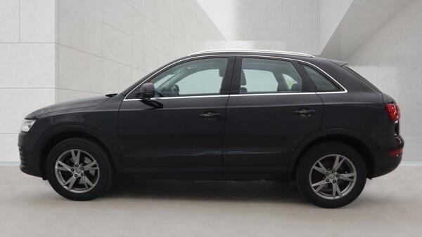 Audi Q3 view 6