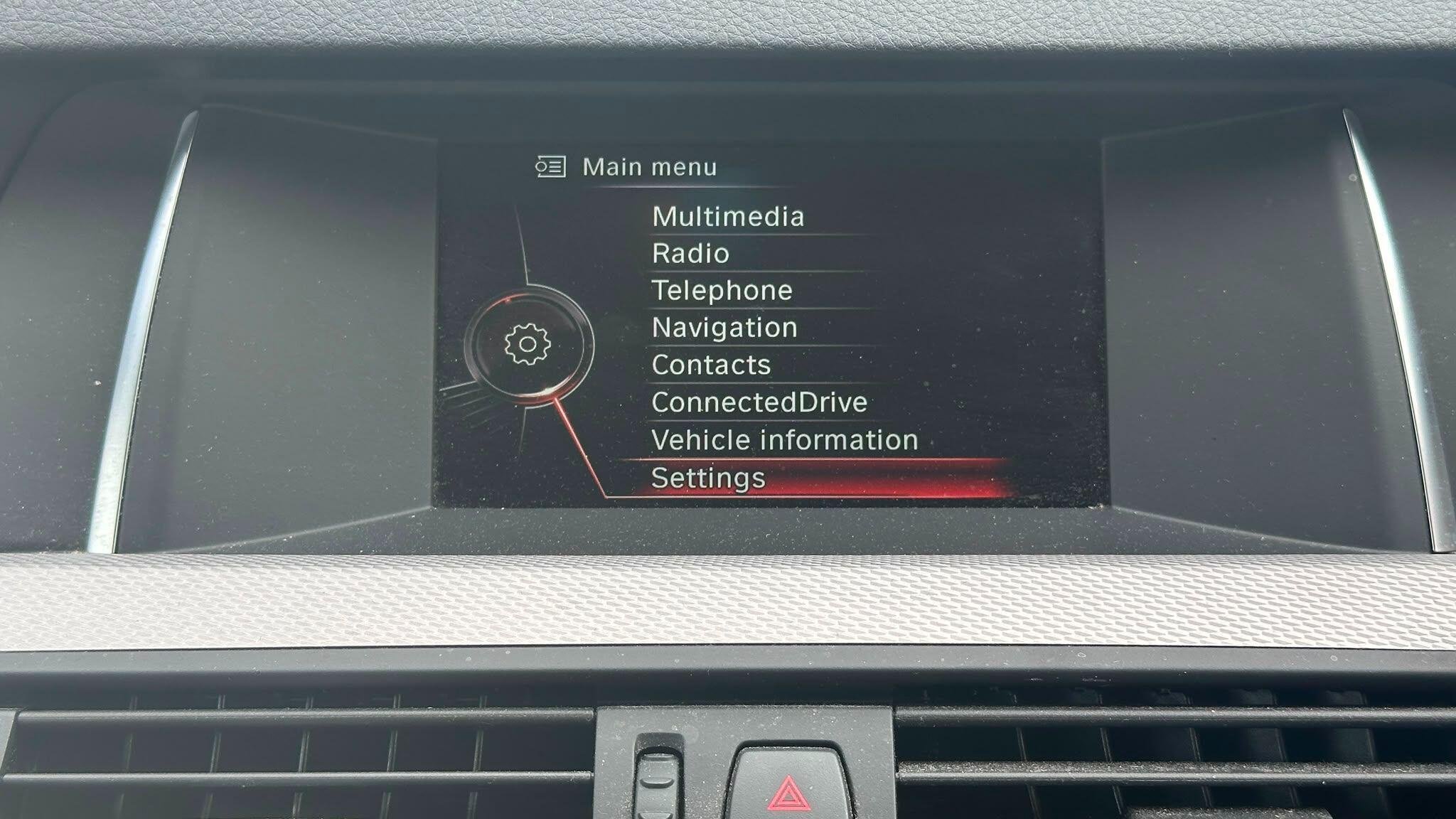 BMW 5 Series view 15