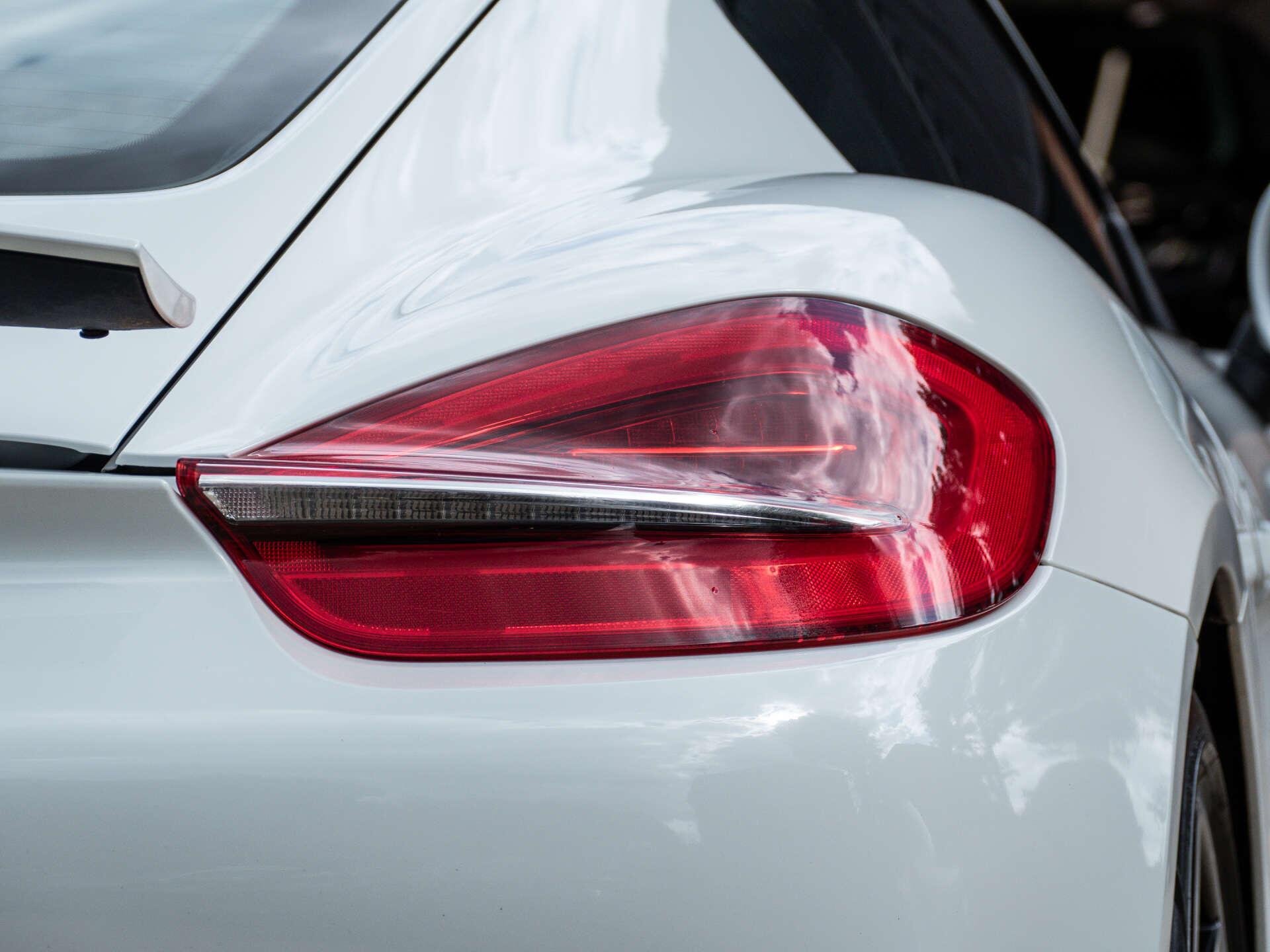 Porsche Cayman view 18