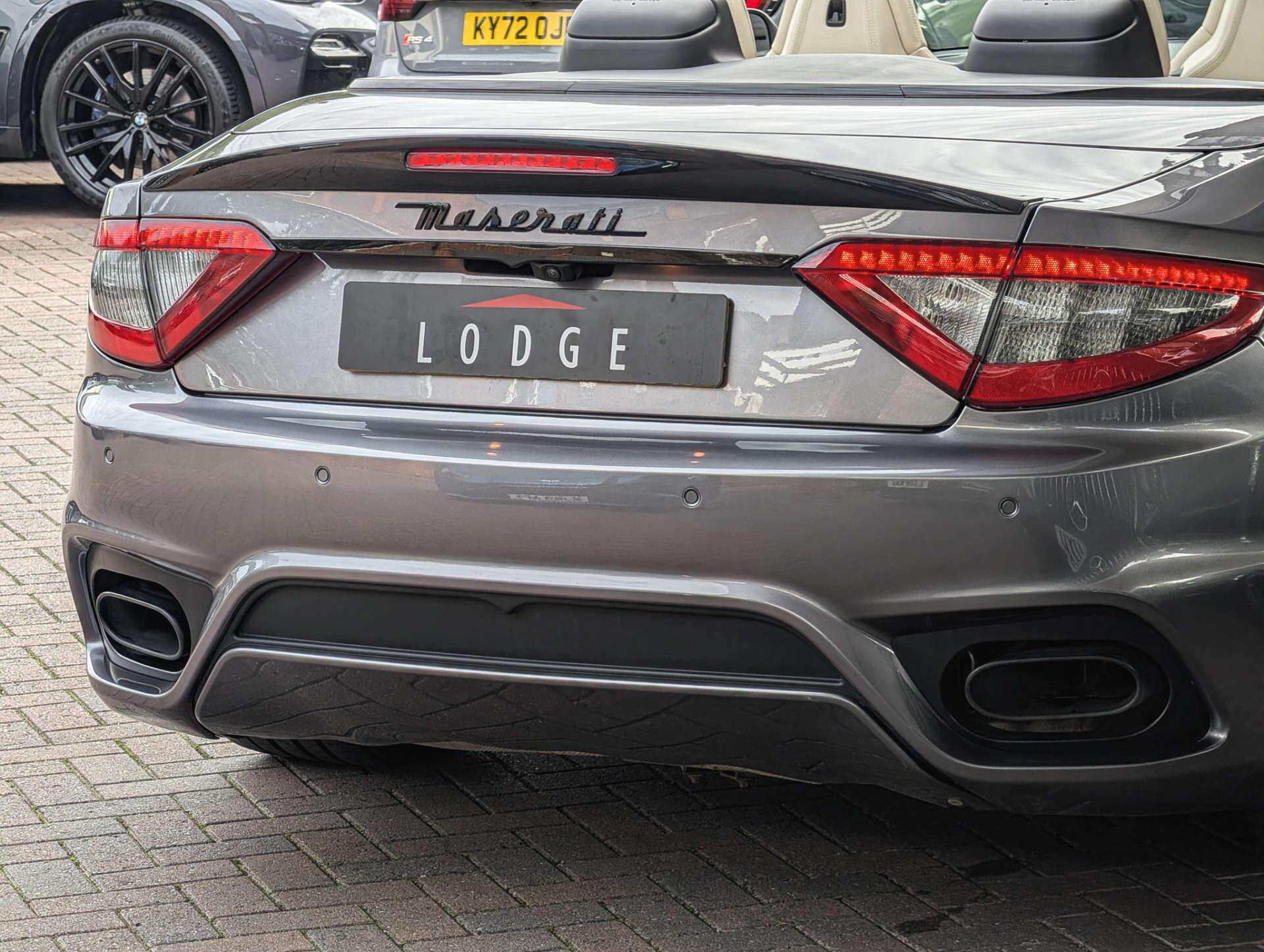 Maserati Grancabrio view 25